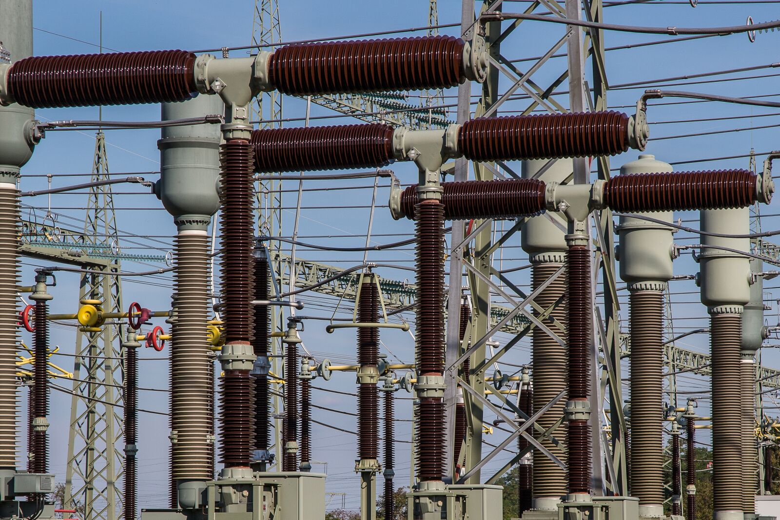 Canon EF 24-105mm F4L IS USM sample photo. Substation, electricity, current photography