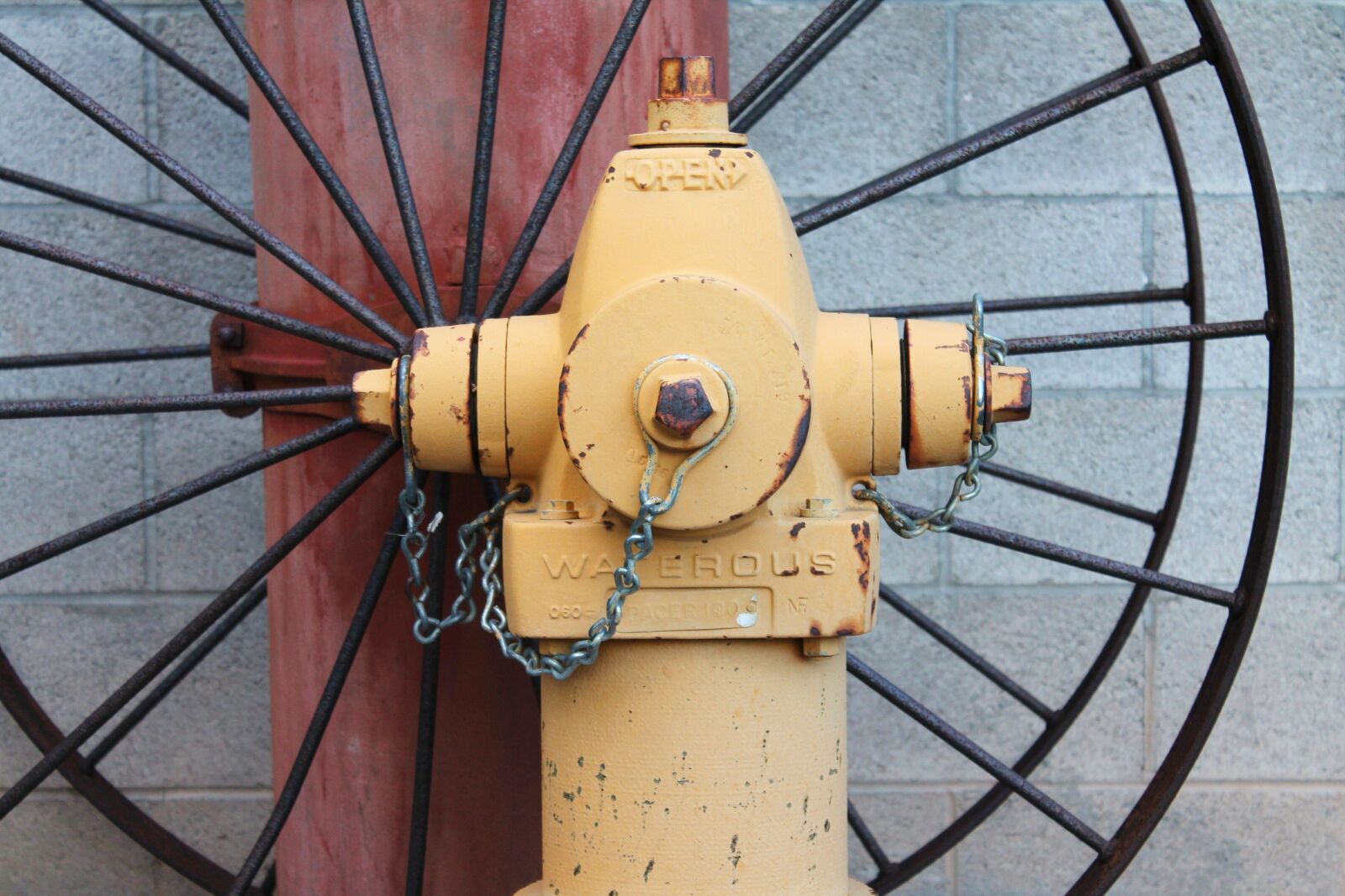 Canon EOS 1100D (EOS Rebel T3 / EOS Kiss X50) sample photo. Fire hydrant, fire fighter photography