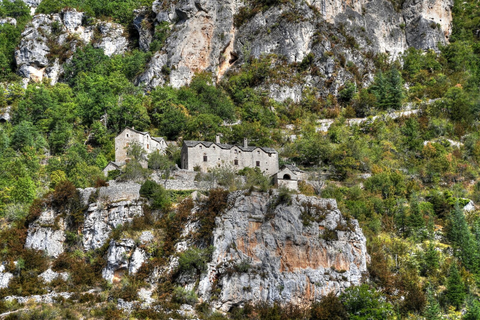 Nikon D500 sample photo. Rock, house, gorges du photography