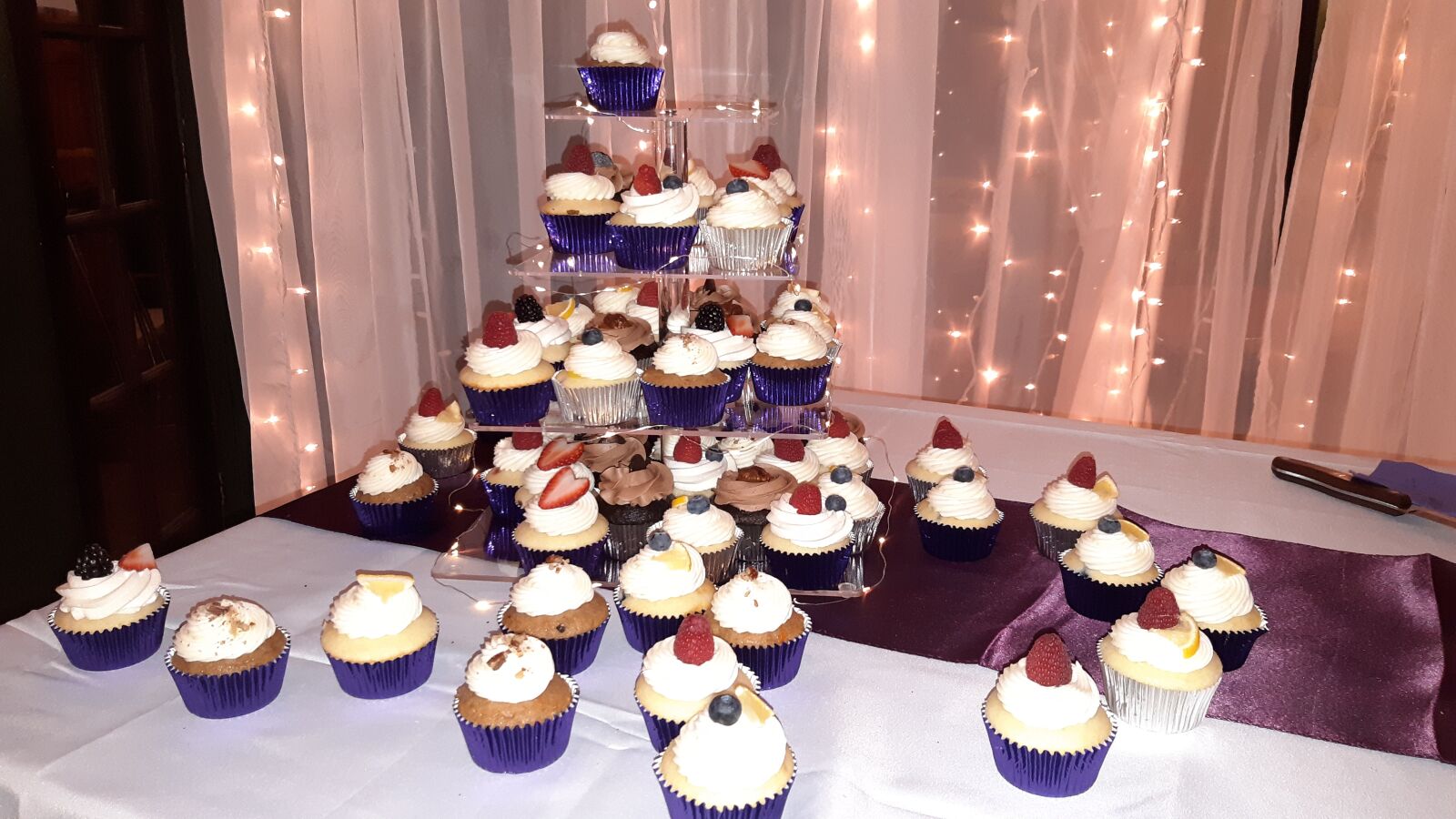 Samsung Galaxy A6 sample photo. Cupcakes, wedding, dessert photography