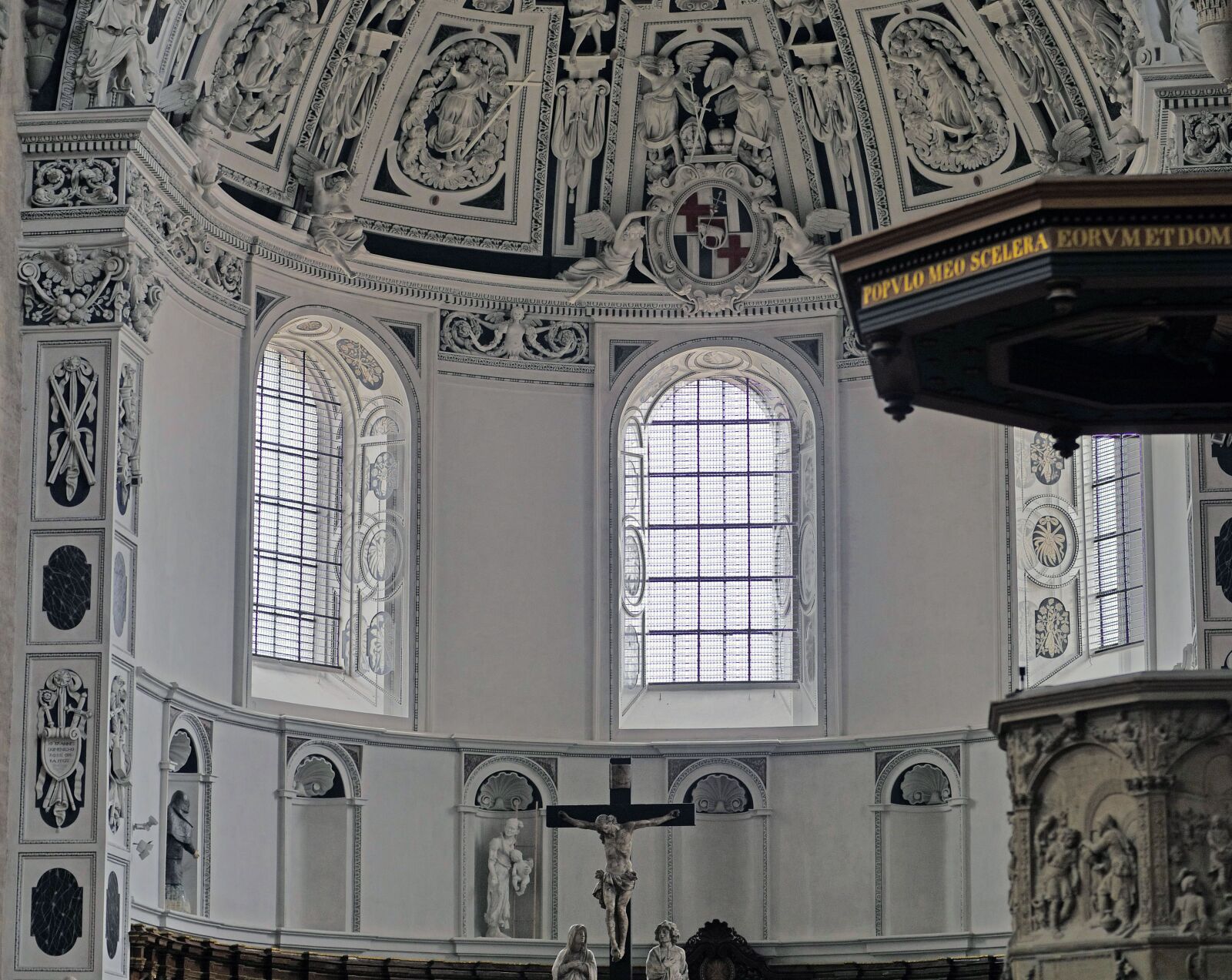 Panasonic Lumix DMC-GX8 sample photo. Trier, dom, west choir photography