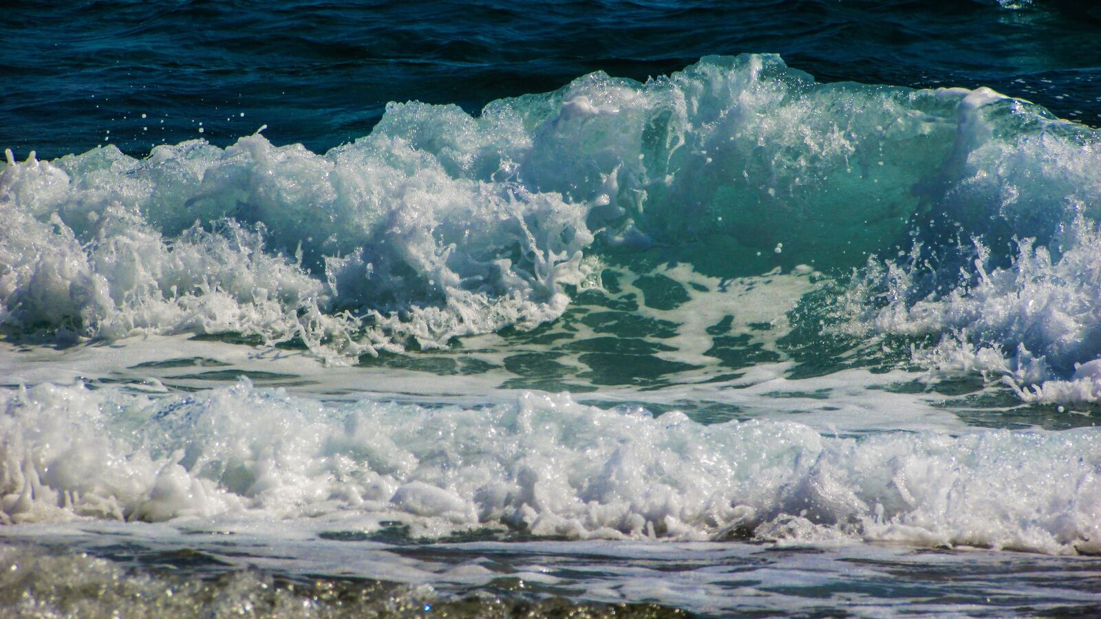 Canon PowerShot SX400 IS sample photo. Wave, smashing, sea photography