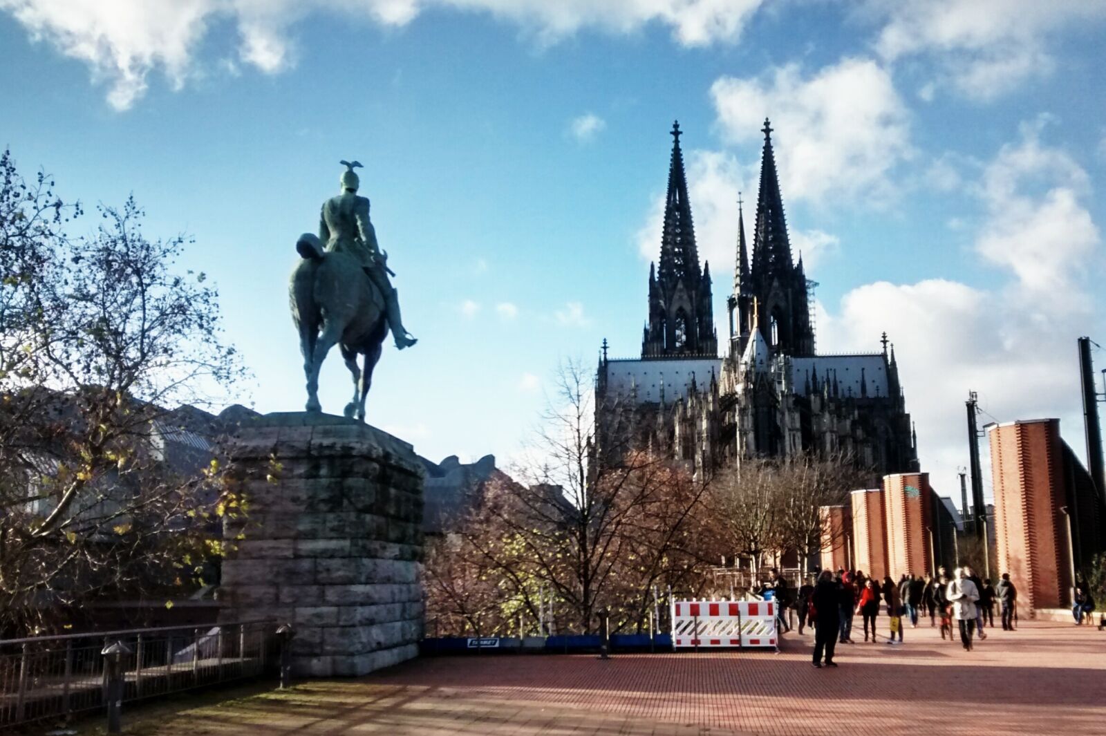 Motorola Moto G with 4G LTE (1st Gen) sample photo. Cologne photography