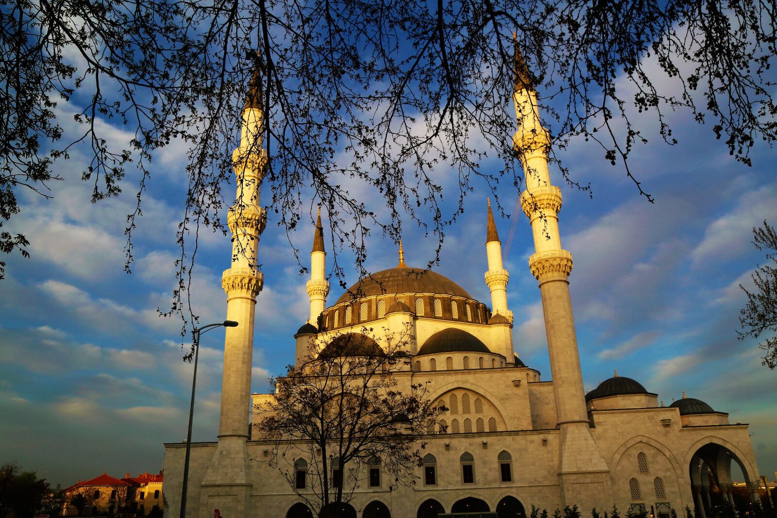 Canon EF 24-105mm F4L IS USM sample photo. Architecture, cami, minaret photography