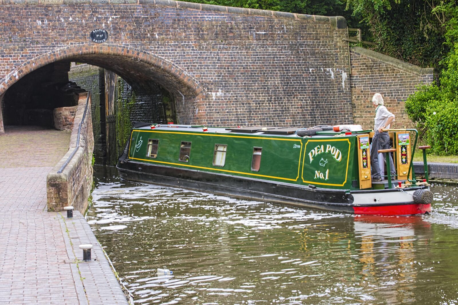 Nikon D7200 sample photo. Canal, barge, bridge photography