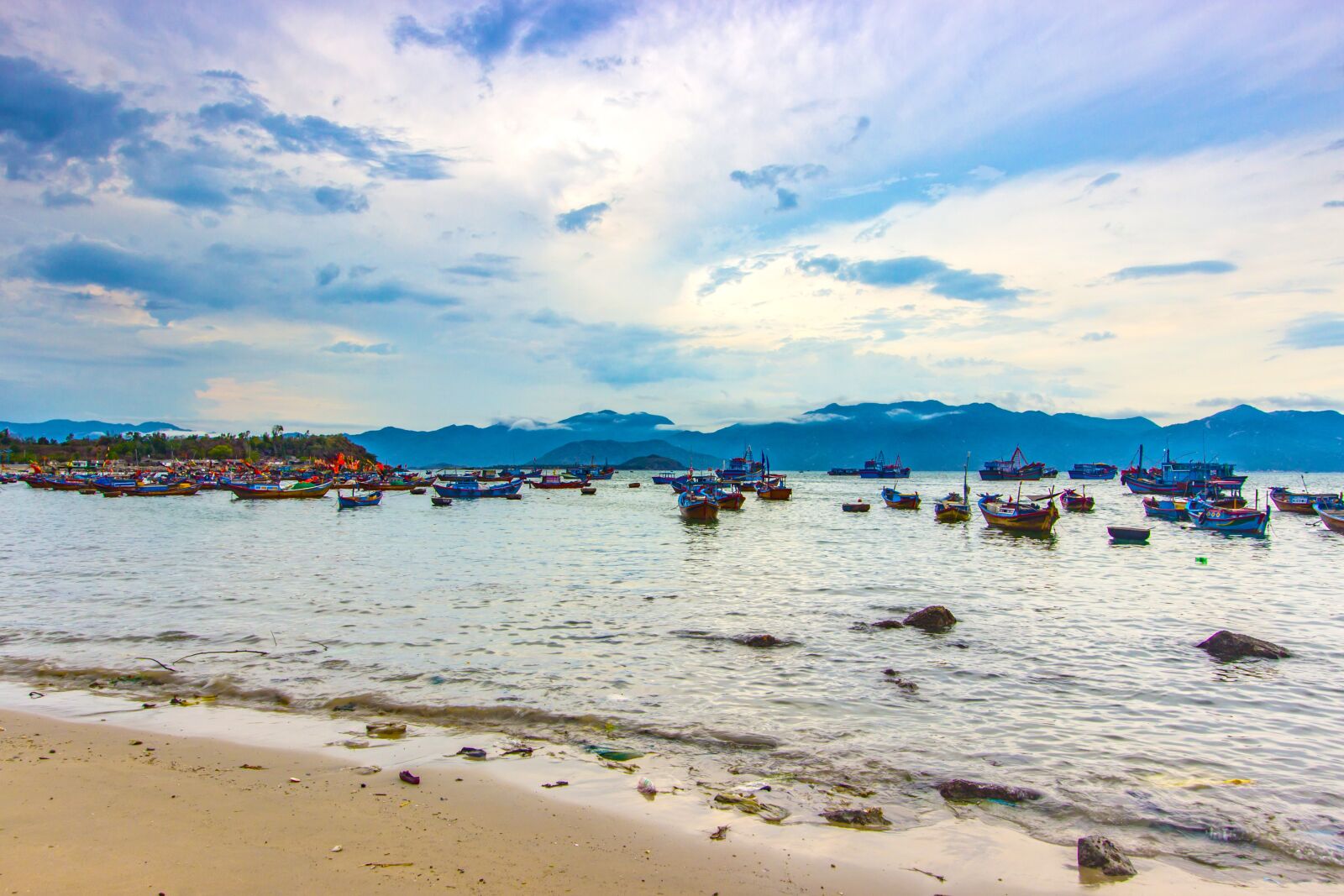 Canon EF-S 10-22mm F3.5-4.5 USM sample photo. Than, the sea, home photography