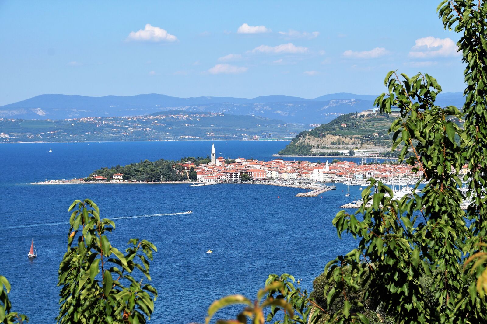 Sony SLT-A58 sample photo. The town of izola photography