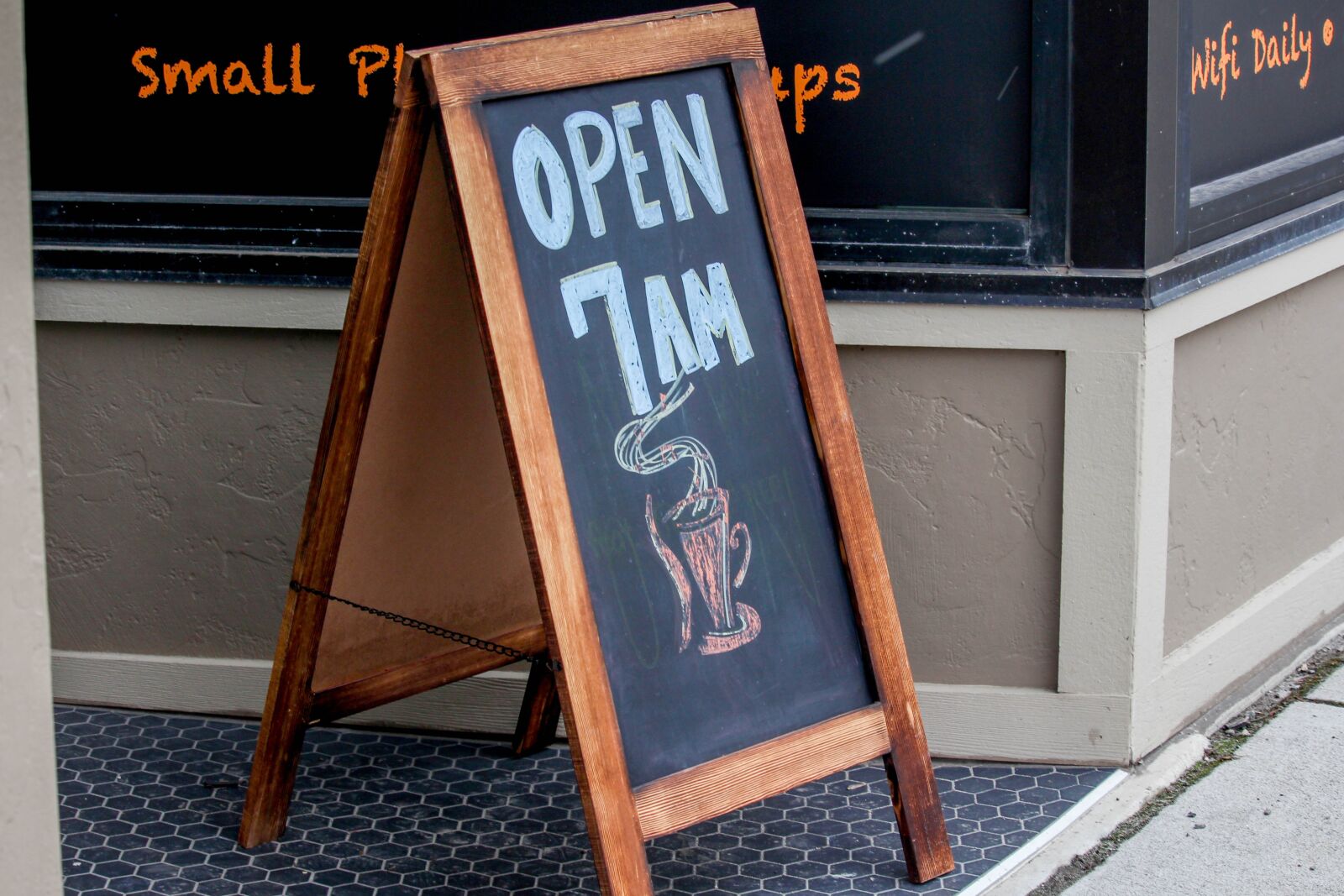 Canon EOS 700D (EOS Rebel T5i / EOS Kiss X7i) sample photo. Wood, sign business, chalk photography