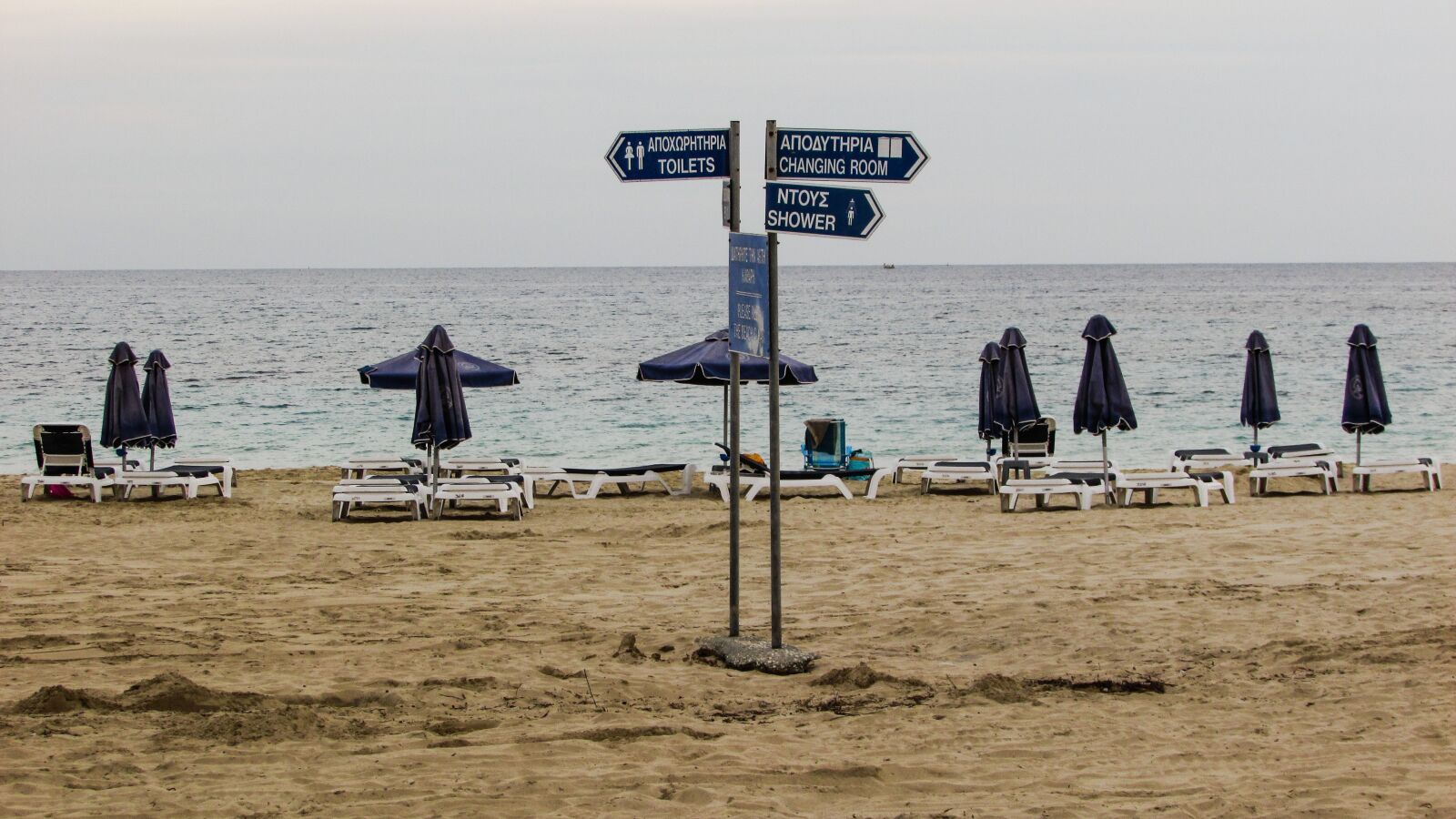 Canon PowerShot SX400 IS sample photo. Beach, empty, melancholy photography