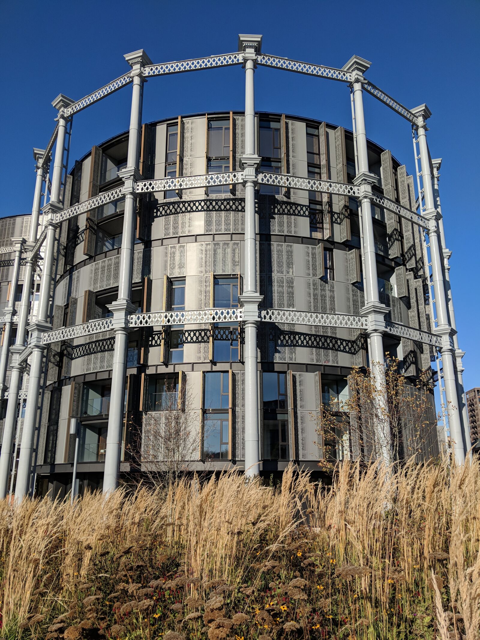 Google Pixel 2 XL sample photo. Gasholder, urban, london photography