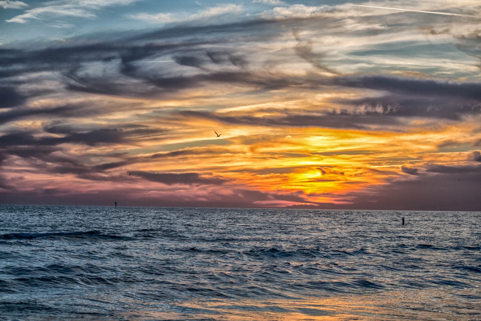 Canon EOS 700D (EOS Rebel T5i / EOS Kiss X7i) sample photo. Sunset, water, clouds photography