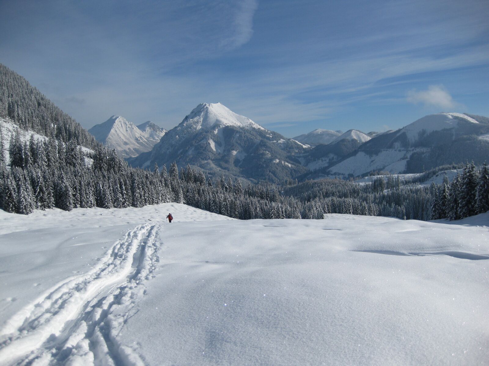 Canon PowerShot SD770 IS (Digital IXUS 85 IS / IXY Digital 25 IS) sample photo. Snow, mountain, winter photography