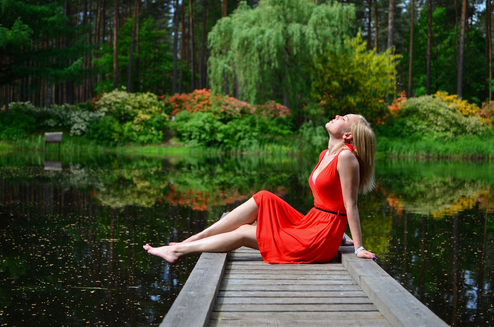 Nikon D5100 sample photo. Women, jetty, lake photography