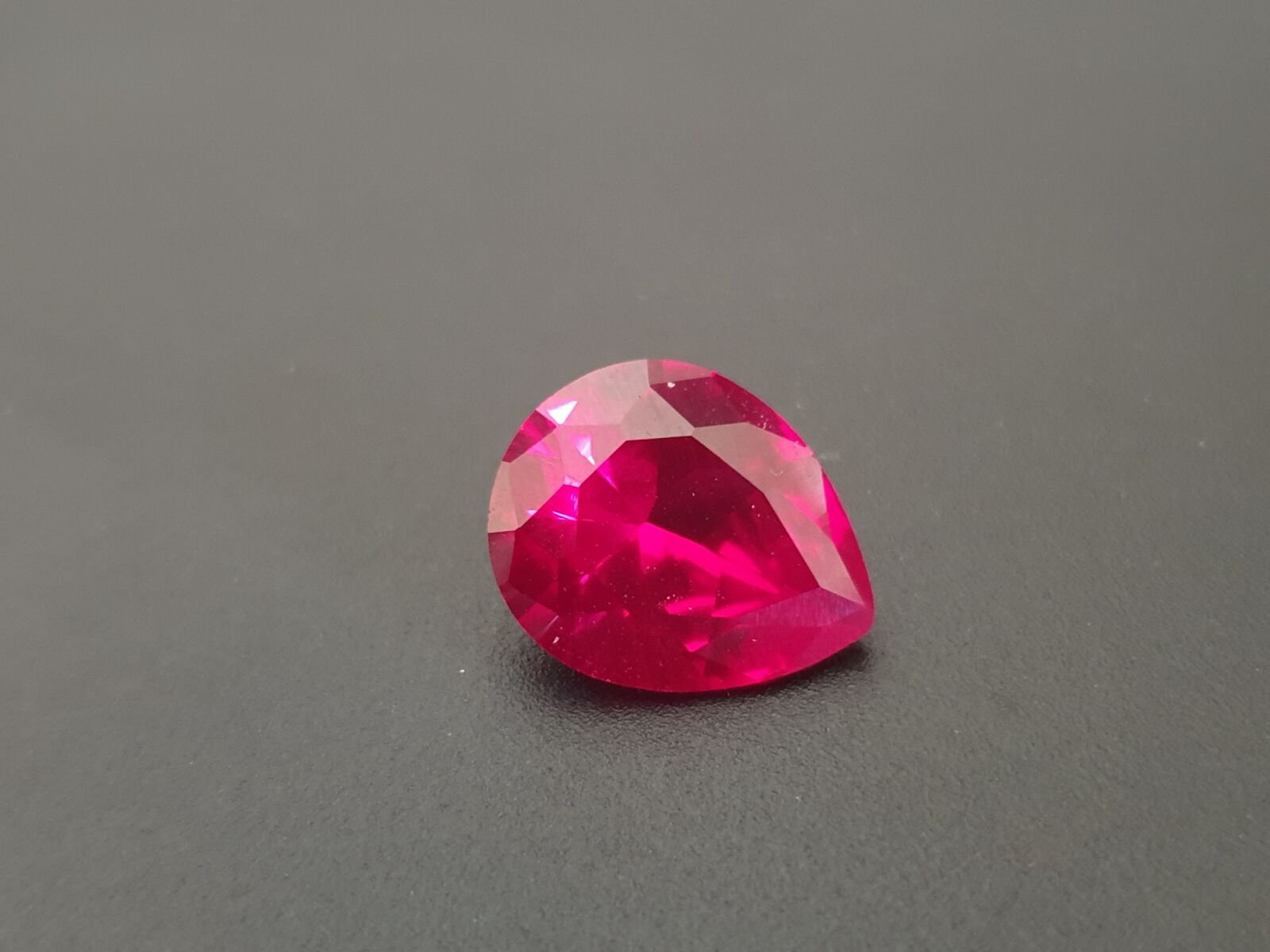 Samsung Galaxy S9+ sample photo. Rubin, gem, jewellery photography