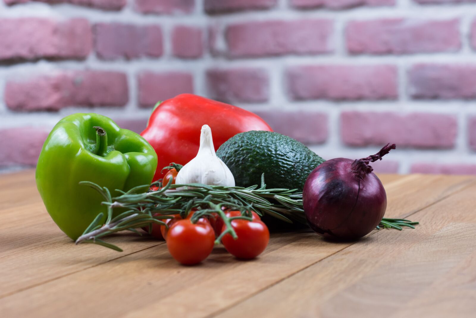 Nikon D7200 sample photo. Onion, pepper, garlic photography