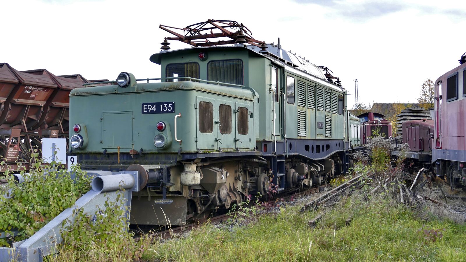 Panasonic Lumix DMC-FZ1000 sample photo. Train, railway, locomotive photography