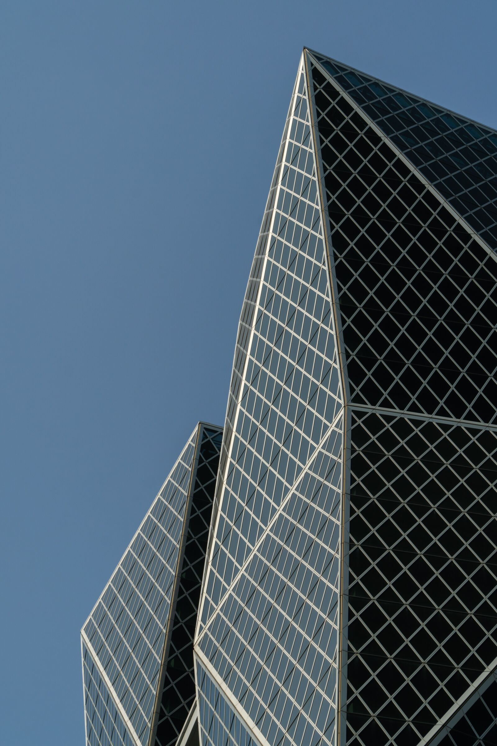 Sony a6300 + Sony E PZ 18-105mm F4 G OSS sample photo. Taiwan, kaohsiung, skyscraper photography