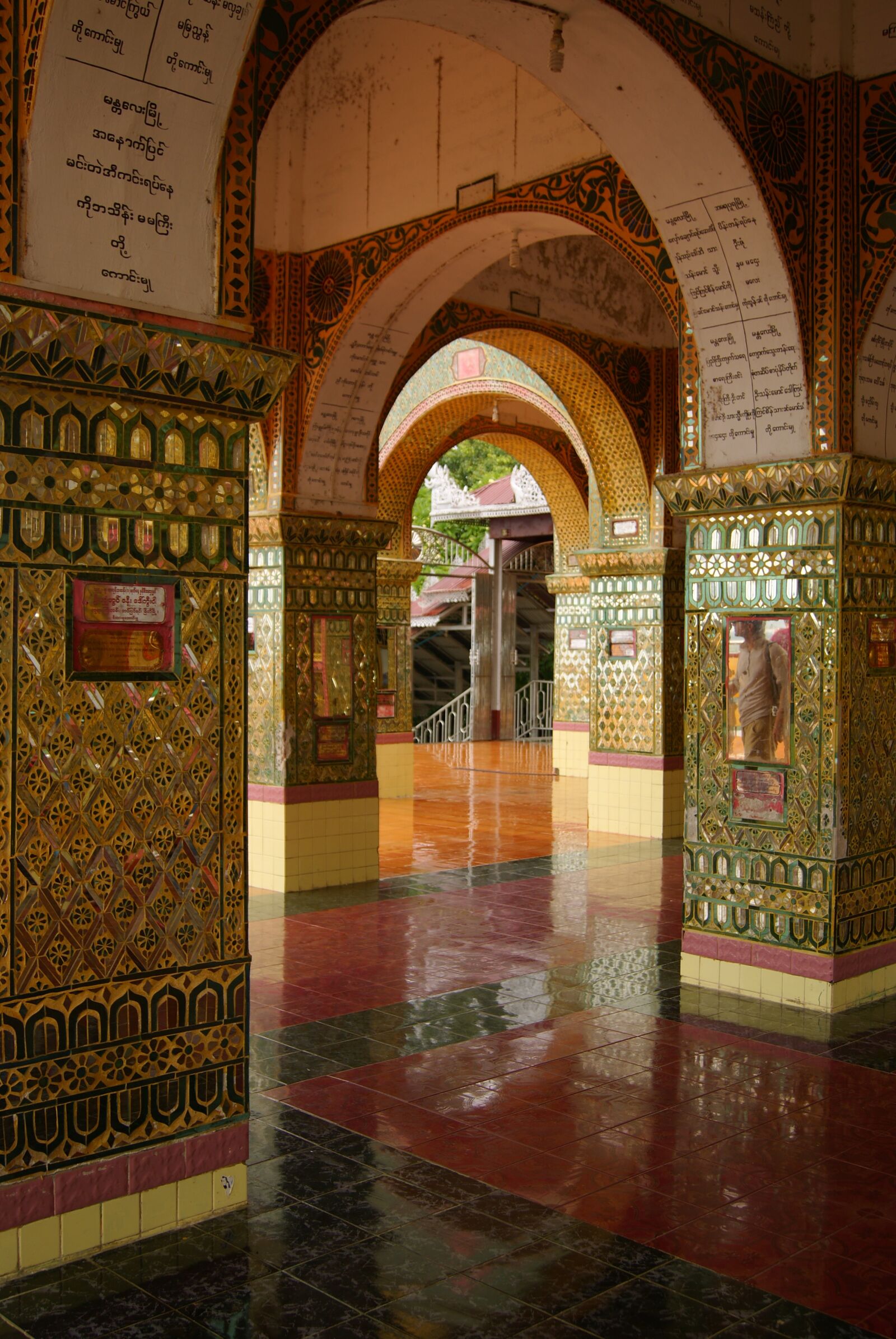 Sony Alpha DSLR-A230 sample photo. Arch, buddhism, monastery photography