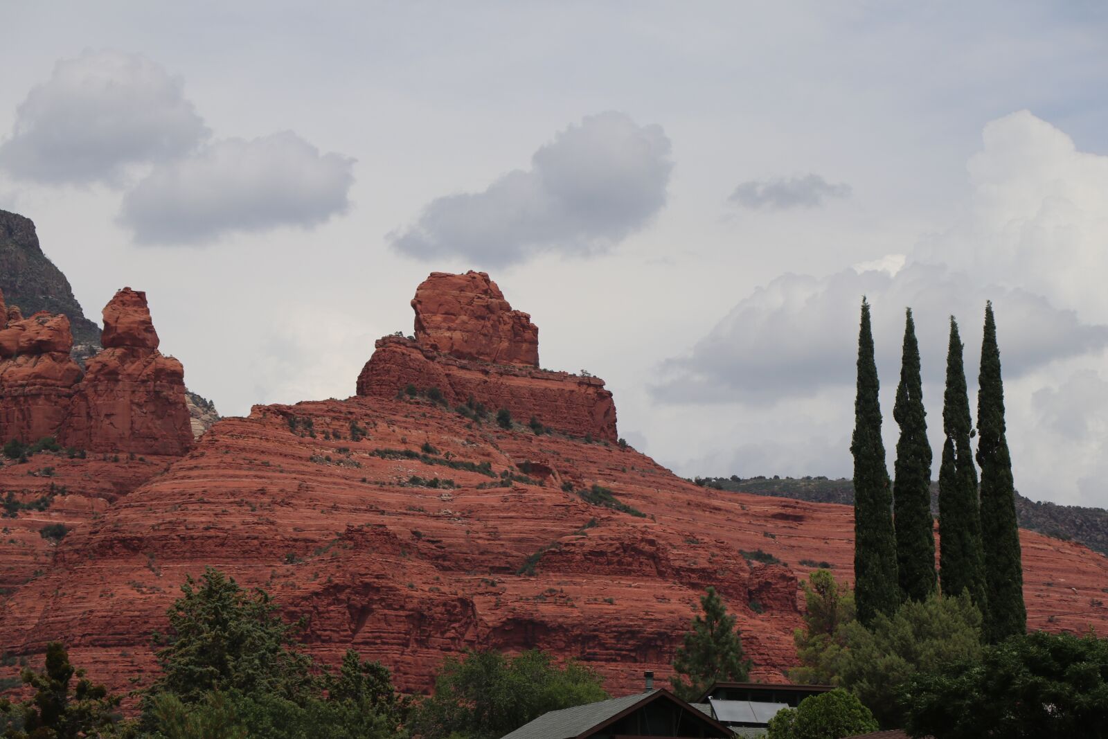 Canon EF-S 18-135mm F3.5-5.6 IS USM sample photo. Red, mountain, landscape photography