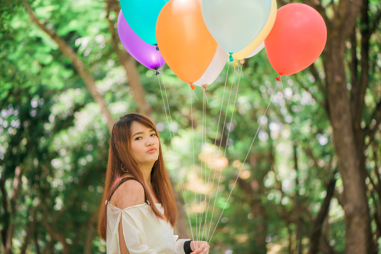 Nikon AF-S Micro-Nikkor 105mm F2.8G IF-ED VR sample photo. Balloons, blur, casual, close photography