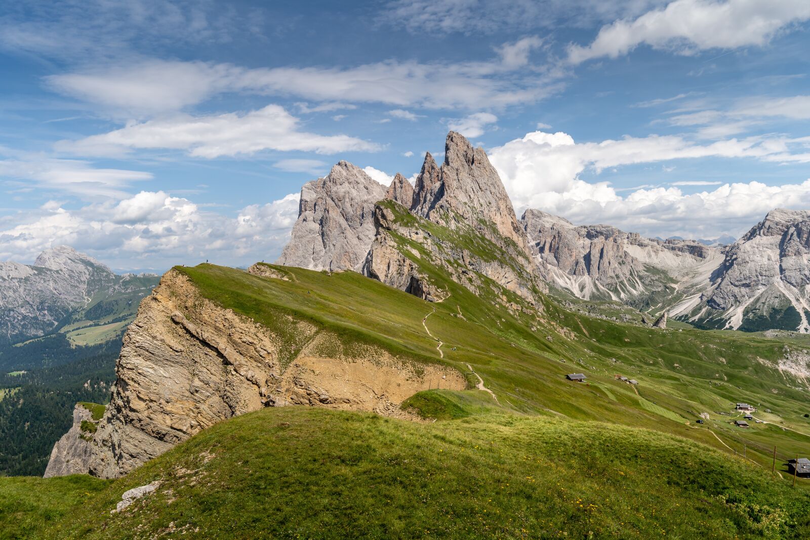 DT 16-35mm F4 SAM sample photo. Landscape, mountains, peak photography