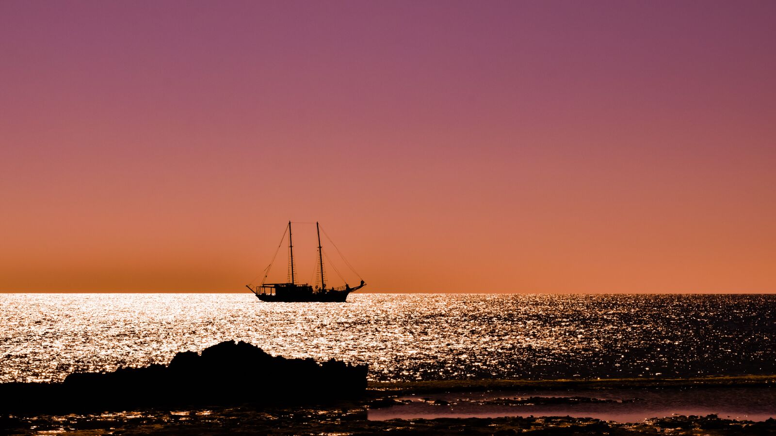Nikon D3300 sample photo. Sunset, boat, colors photography