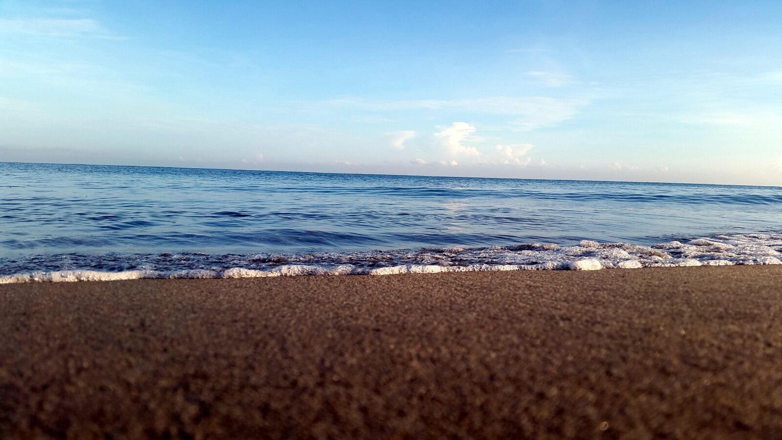 Samsung Galaxy S5 sample photo. Beach, dawn, honduras, sand photography