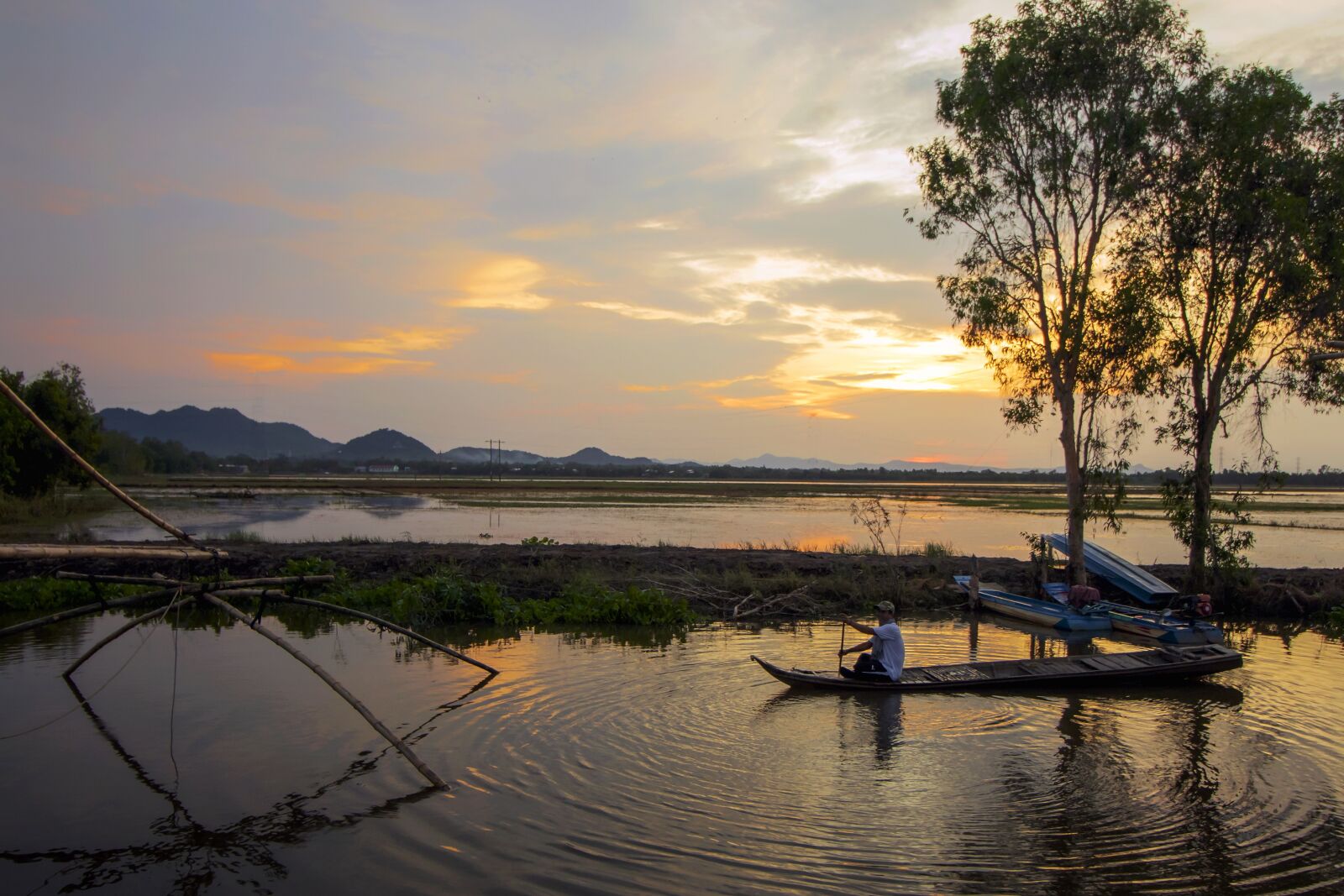 Canon EOS 7D Mark II + Canon EF-S 10-18mm F4.5–5.6 IS STM sample photo. River, water, vietnam photography