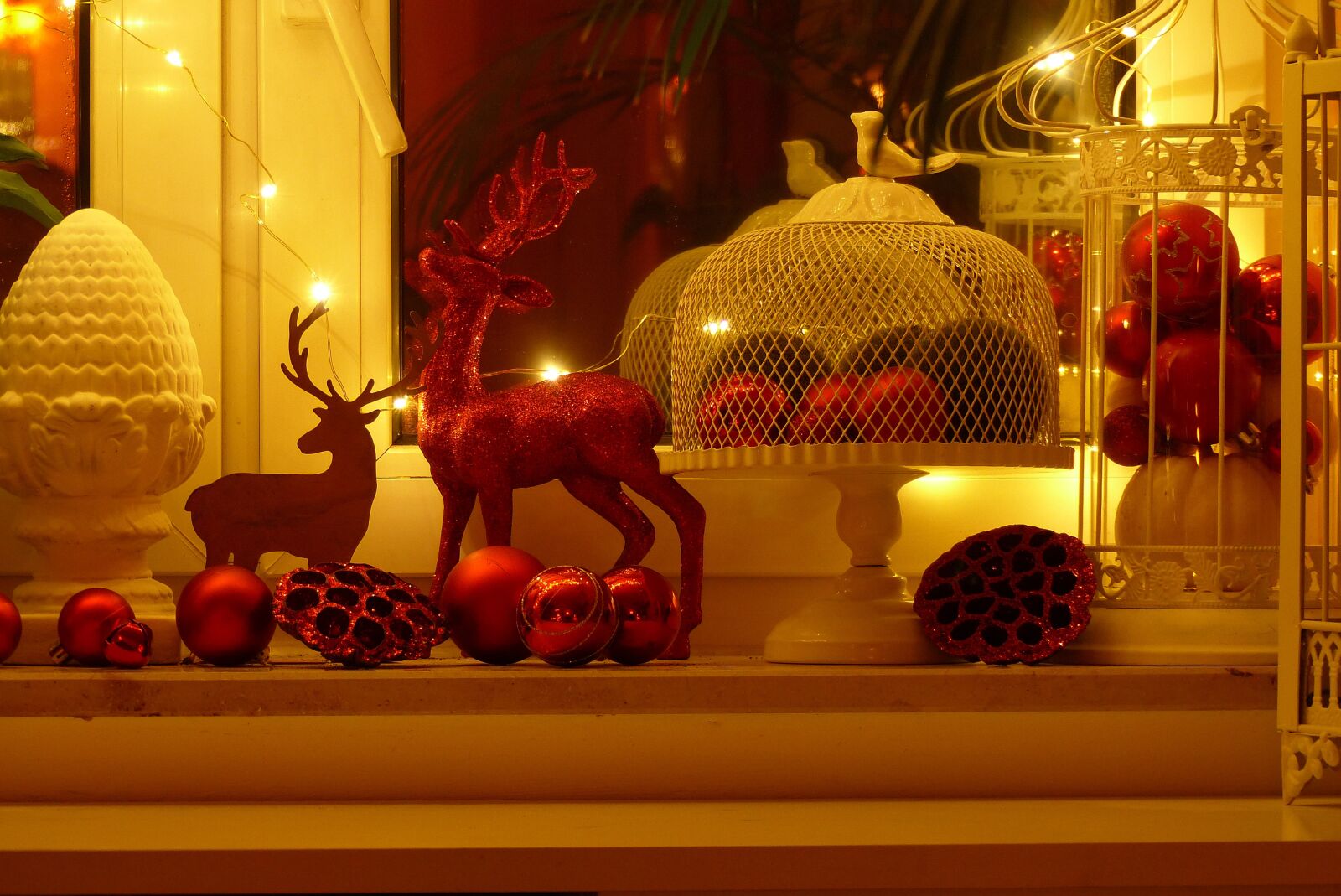 Panasonic Lumix DMC-FZ200 sample photo. Christmas, lighting, decoration photography