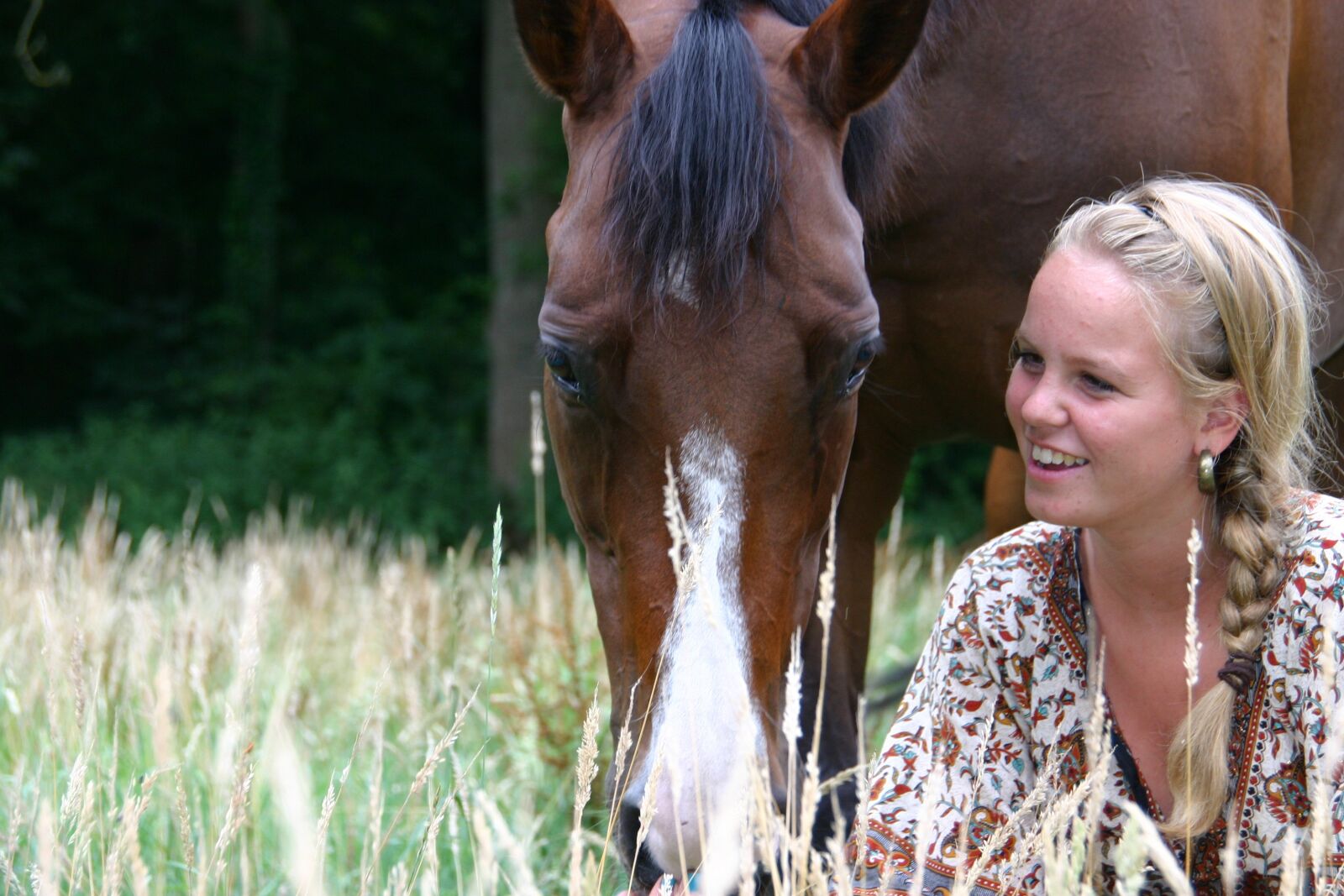 Canon EOS 300D (EOS Digital Rebel / EOS Kiss Digital) sample photo. Horses, girl, paardenmeisje photography