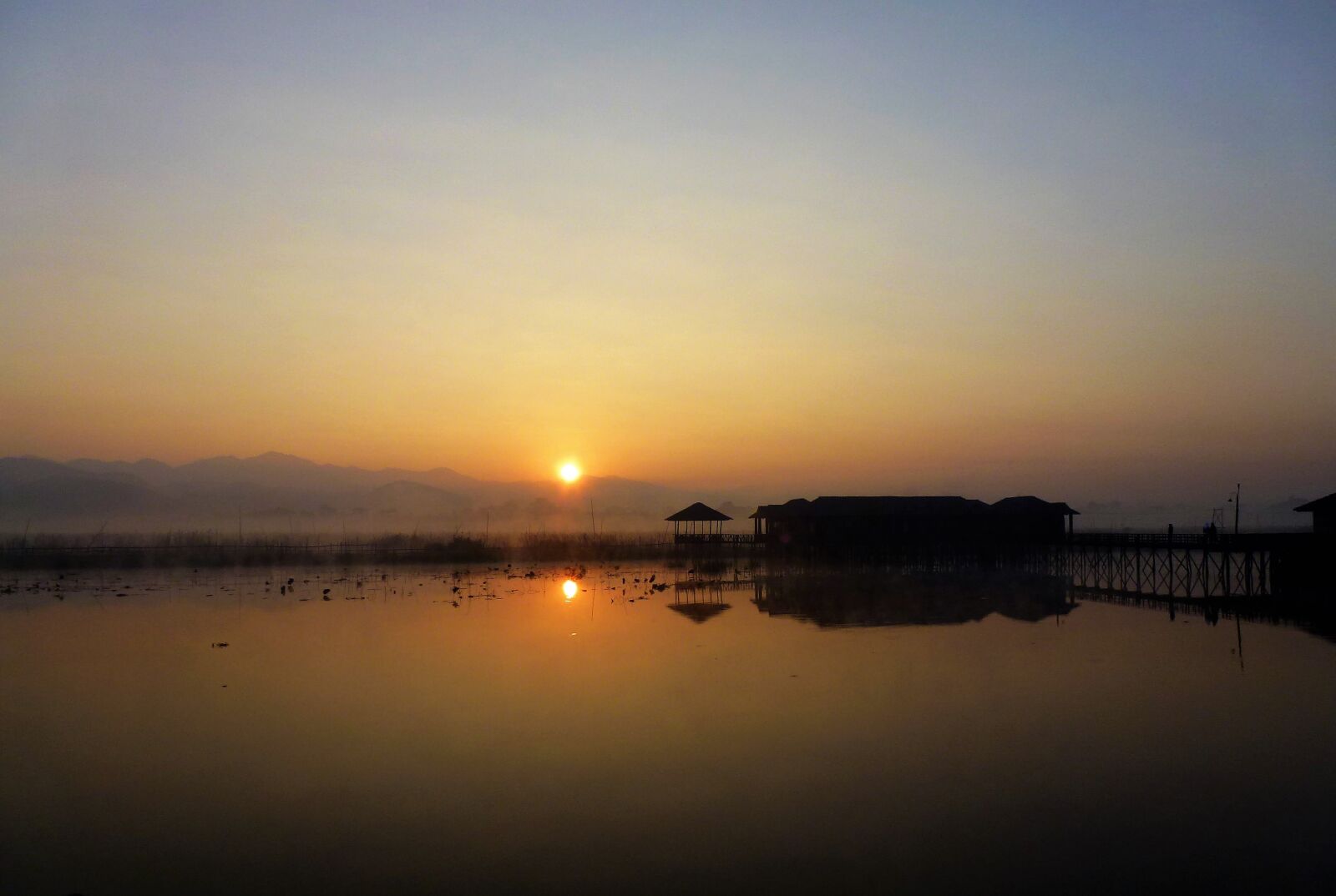 Panasonic Lumix DMC-ZS10 (Lumix DMC-TZ20 / Lumix DMC-TZ22) sample photo. Burma, sunset, dawn photography