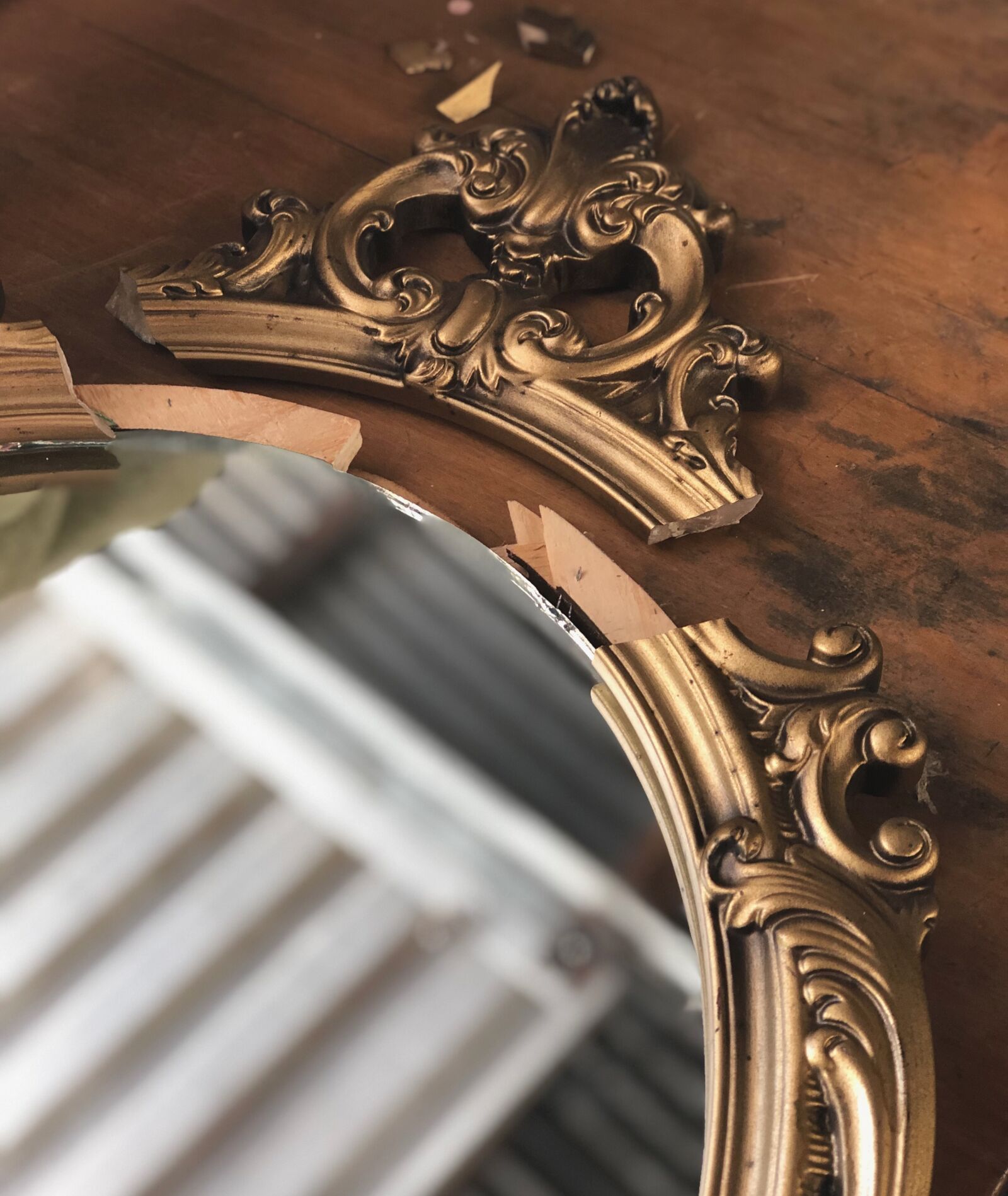 iPhone 8 Plus back dual camera 6.6mm f/2.8 sample photo. Vintage, mirror, frame photography