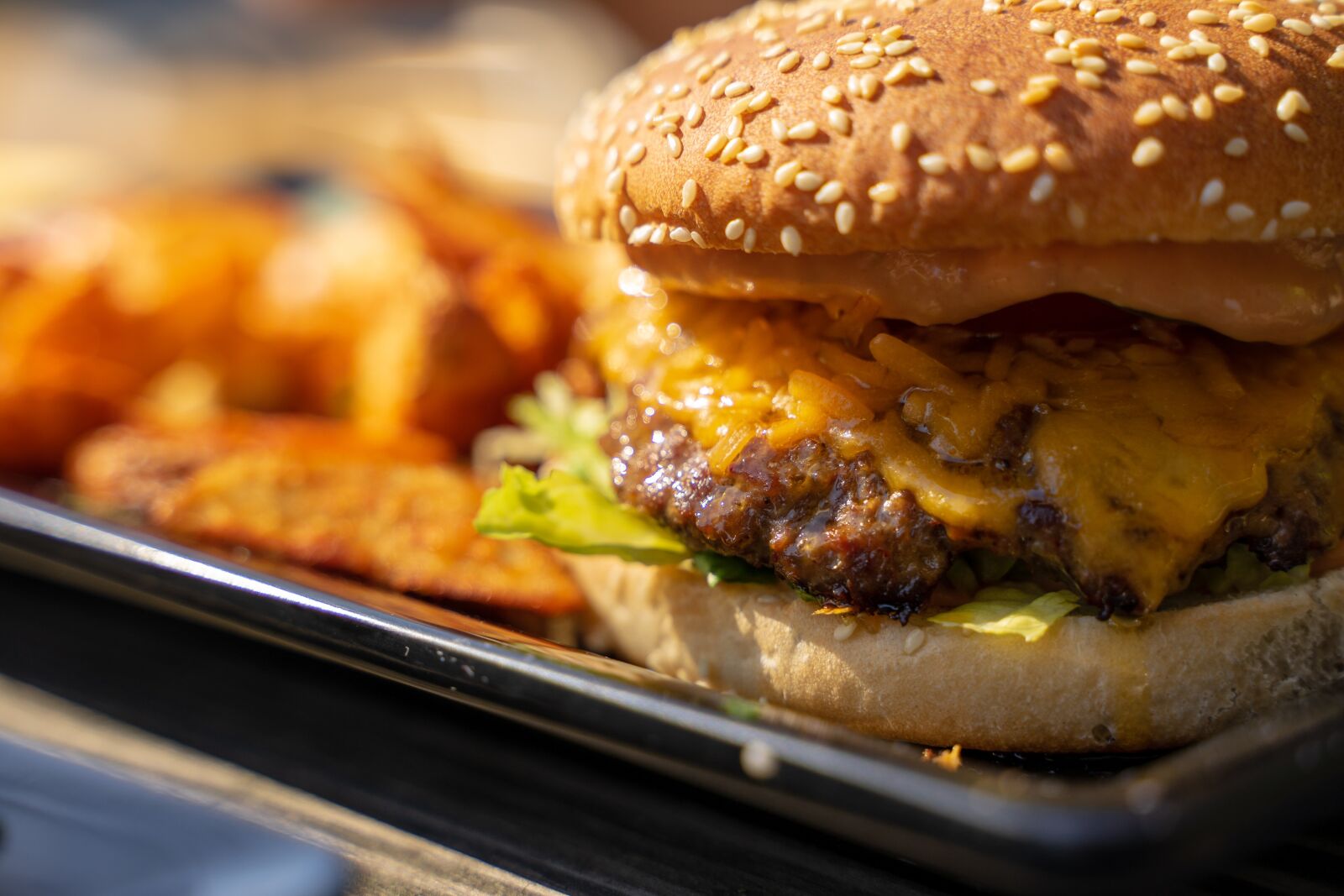 Tamron 28-75mm F2.8 Di III RXD sample photo. Burger, cheeseburger, hamburger photography