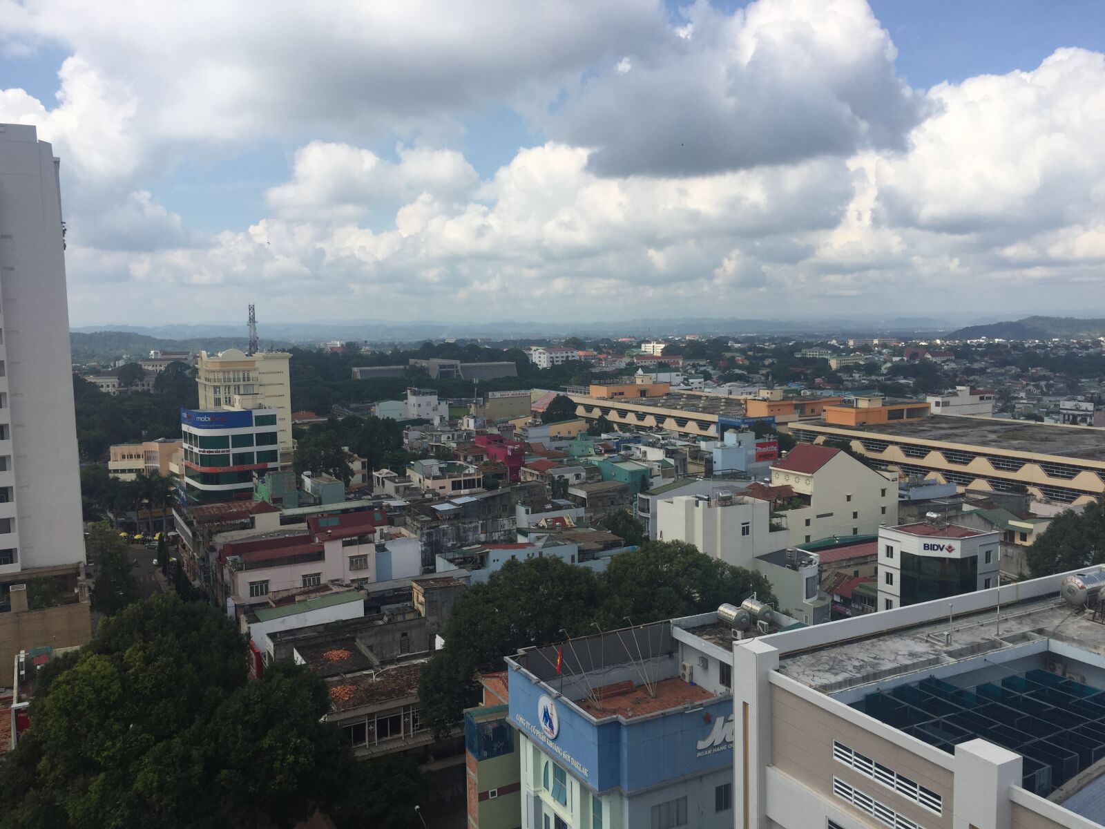 iPhone 6 back camera 4.15mm f/2.2 sample photo. Buon, ma, thu, t photography