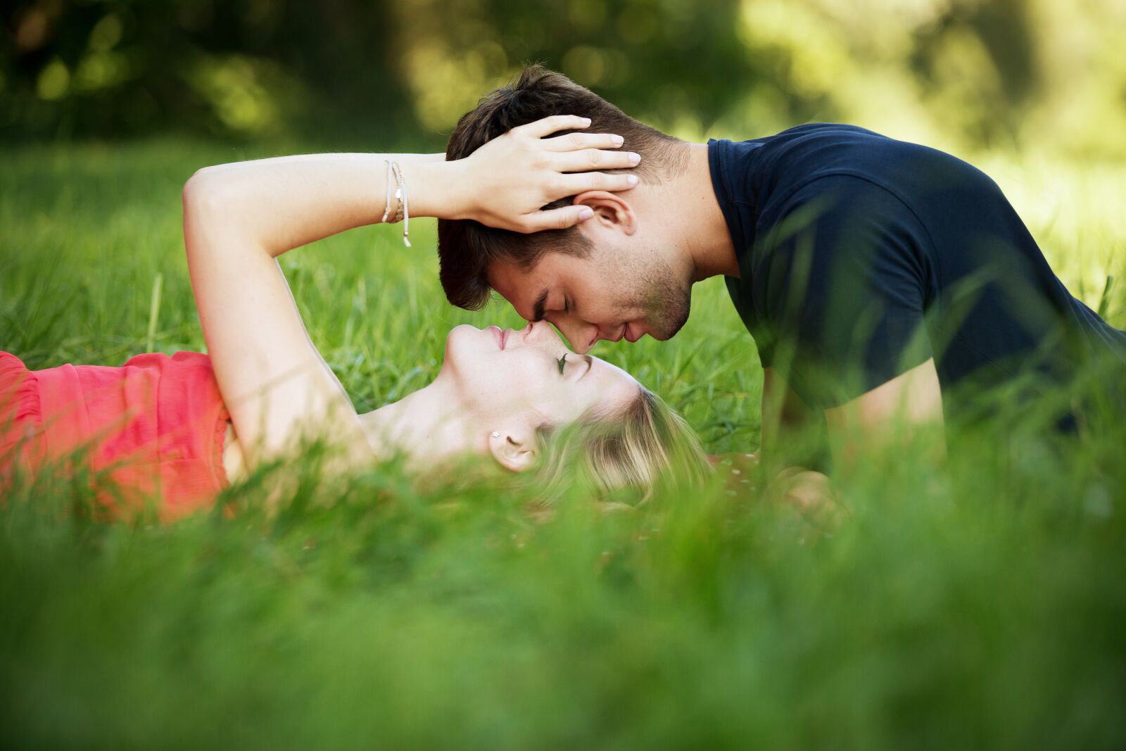 Canon EOS 5D Mark III sample photo. Romance, lovers, happy photography