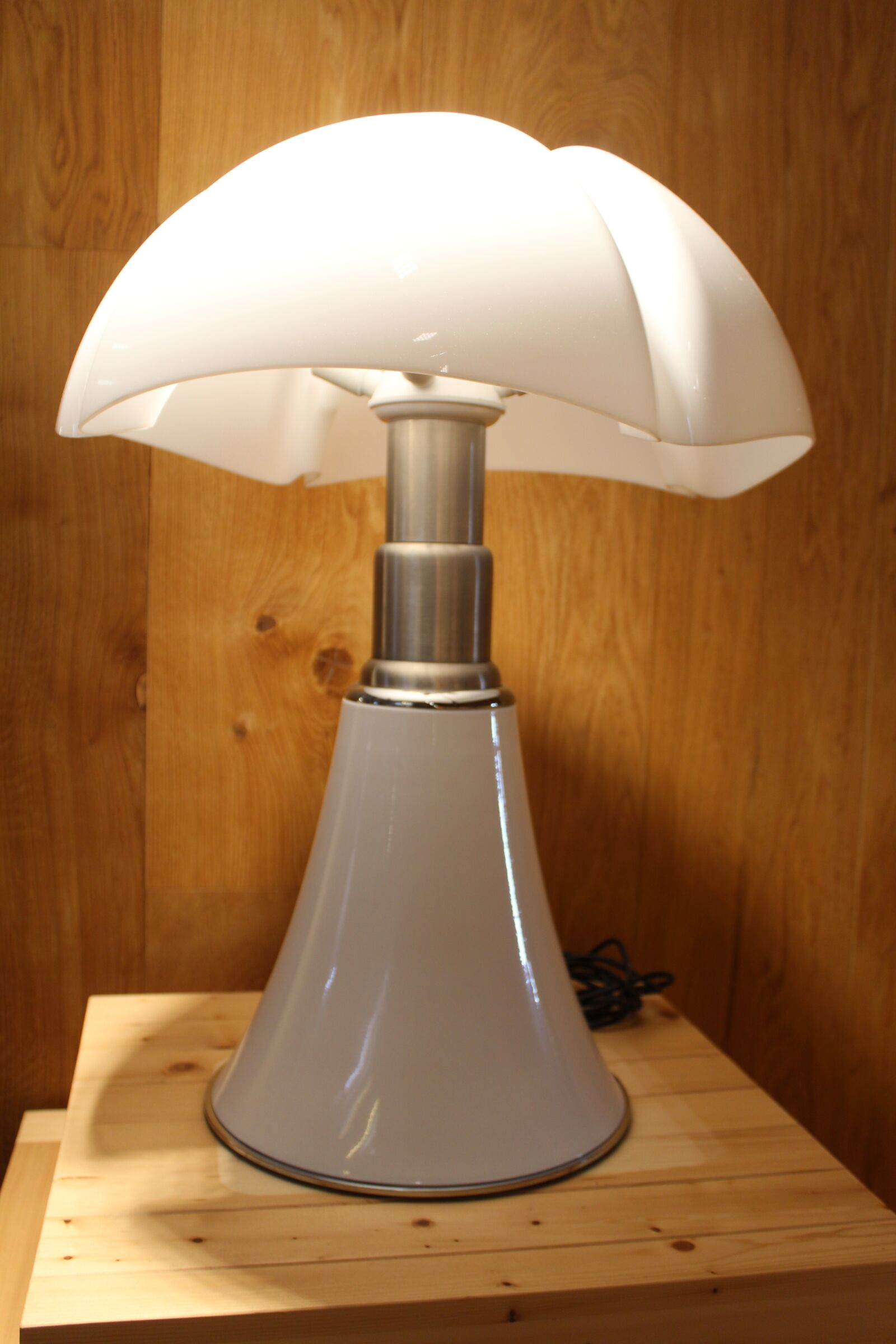 Canon EOS 1200D (EOS Rebel T5 / EOS Kiss X70 / EOS Hi) sample photo. Table lamp, lamp, light photography