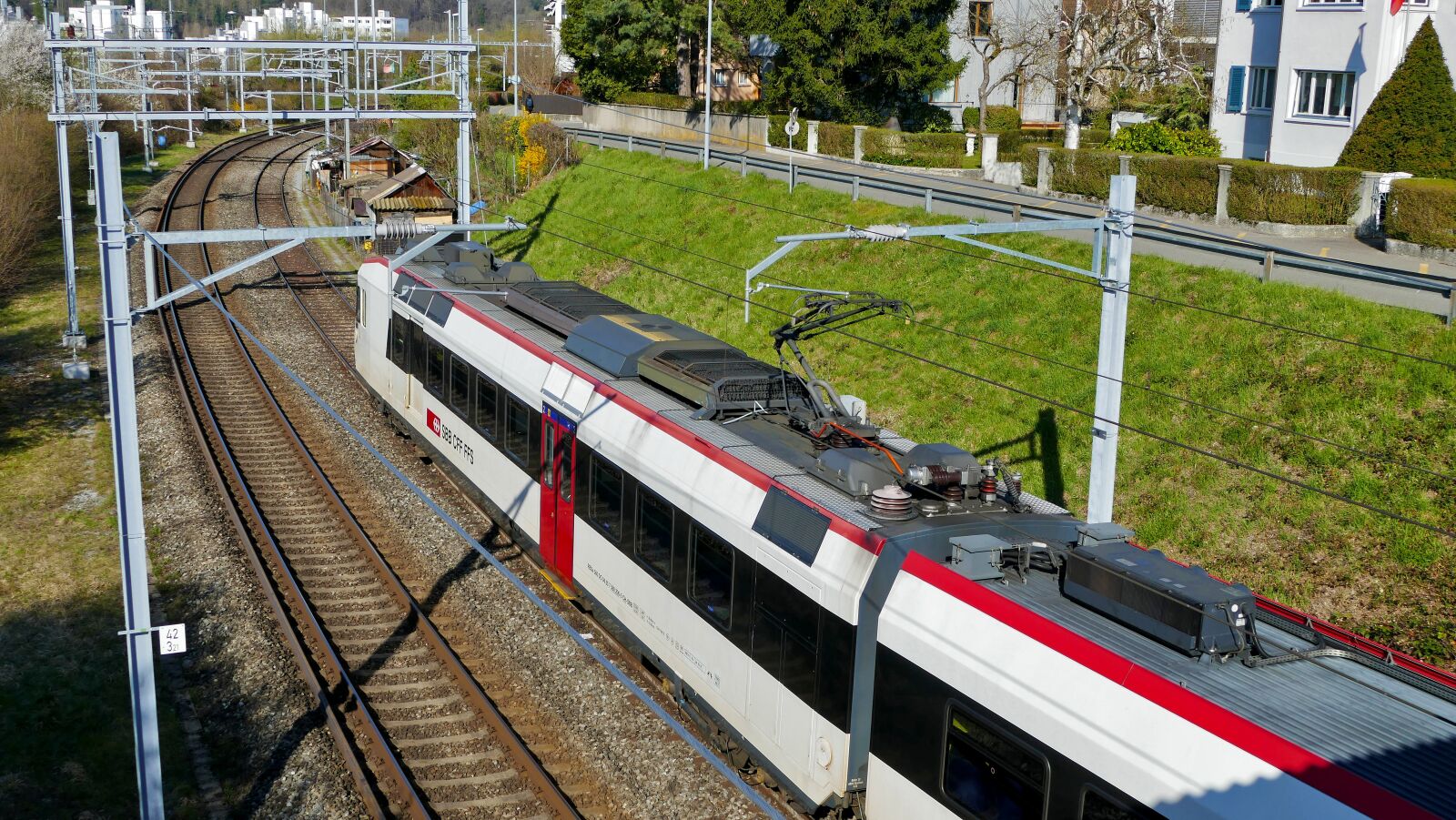 Panasonic Lumix DMC-FZ1000 sample photo. Traffic, switzerland, railway photography