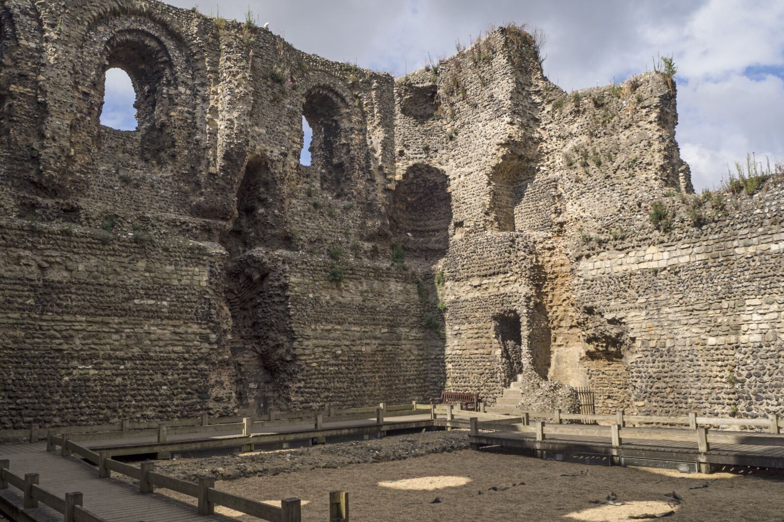 Olympus OM-D E-M10 sample photo. Canterbury castle, castle, burgruine photography
