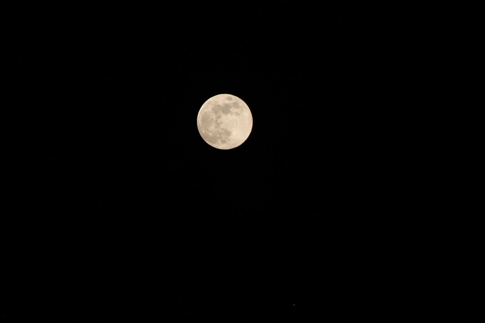 Canon EF 75-300mm f/4-5.6 sample photo. Moon photography