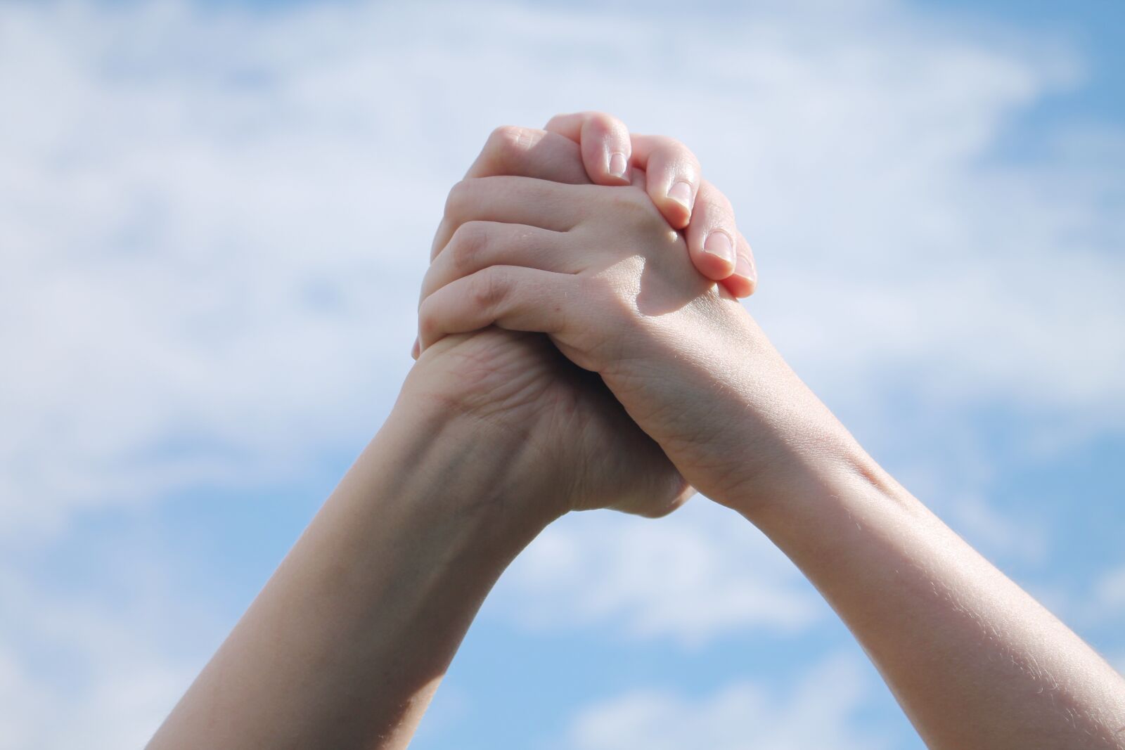 Canon EOS 1100D (EOS Rebel T3 / EOS Kiss X50) sample photo. Hands, sky, blue photography