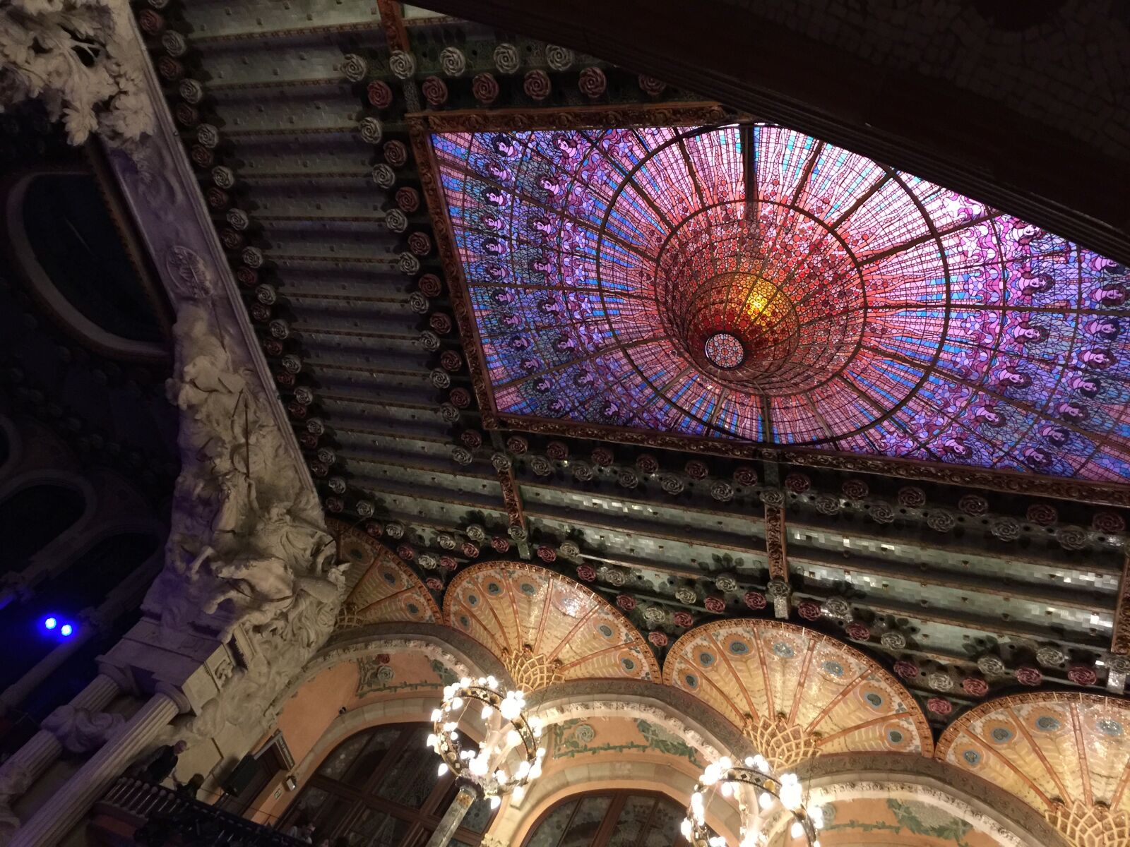 iPhone 6 Plus back camera 4.15mm f/2.2 sample photo. Palau de la musica photography