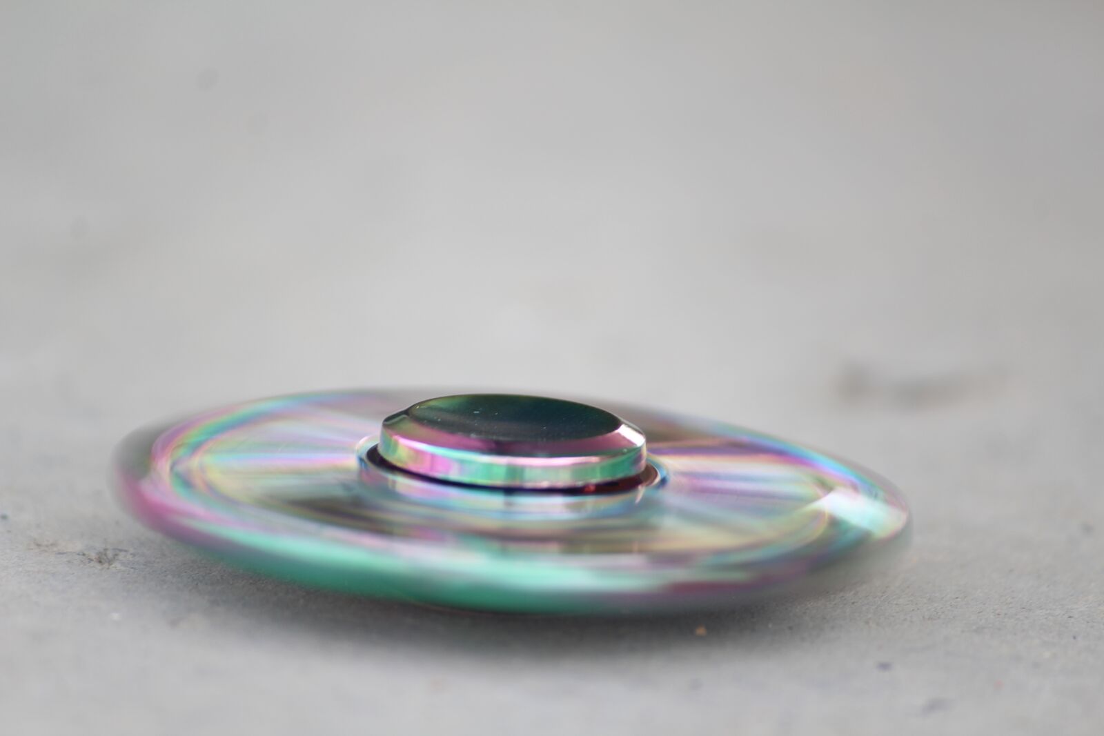 Canon EOS 1200D (EOS Rebel T5 / EOS Kiss X70 / EOS Hi) sample photo. Fidget spinner, moving spinner photography
