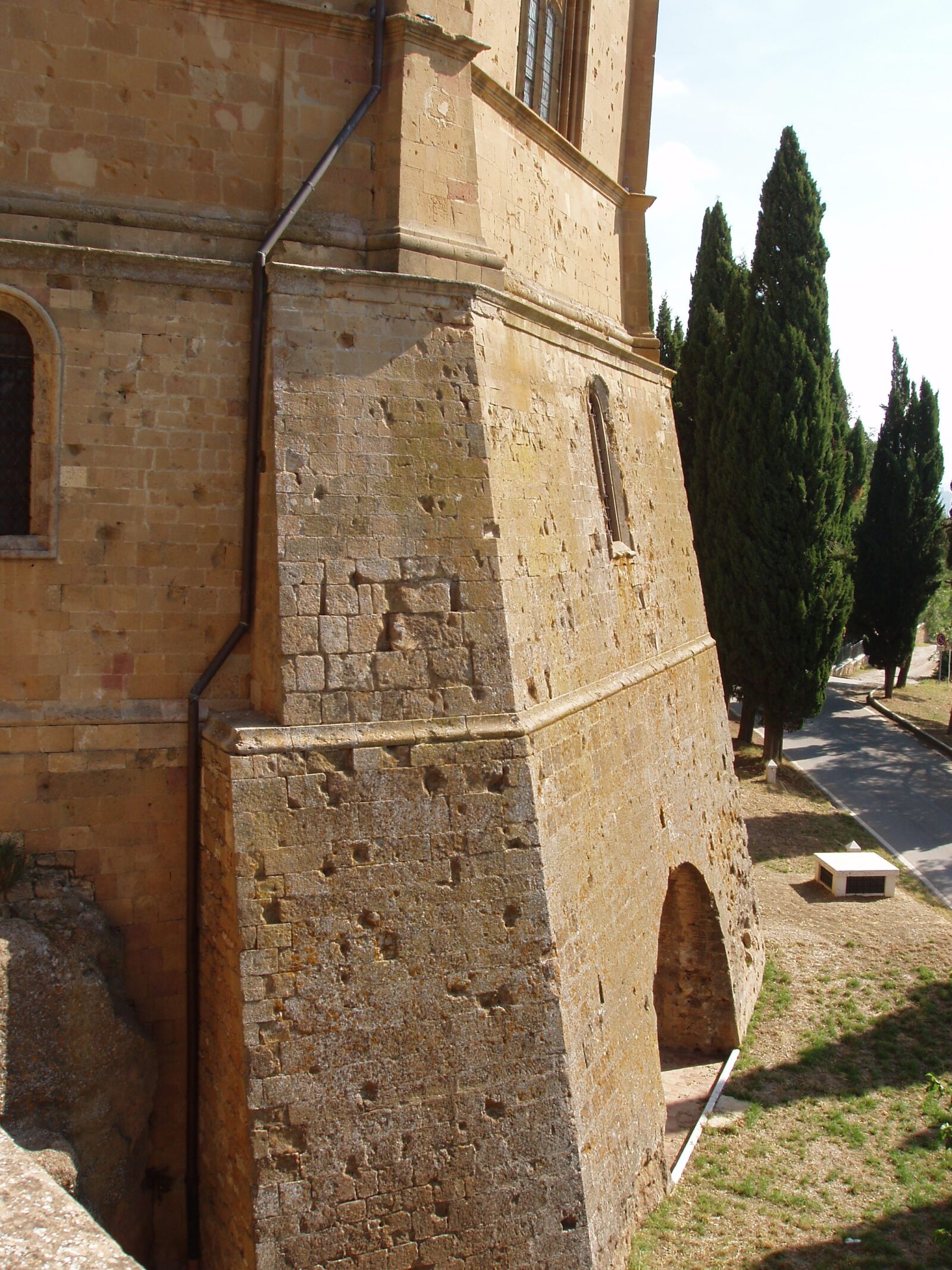 Olympus X-3,C-60Z sample photo. Italy, architecture, fortress photography