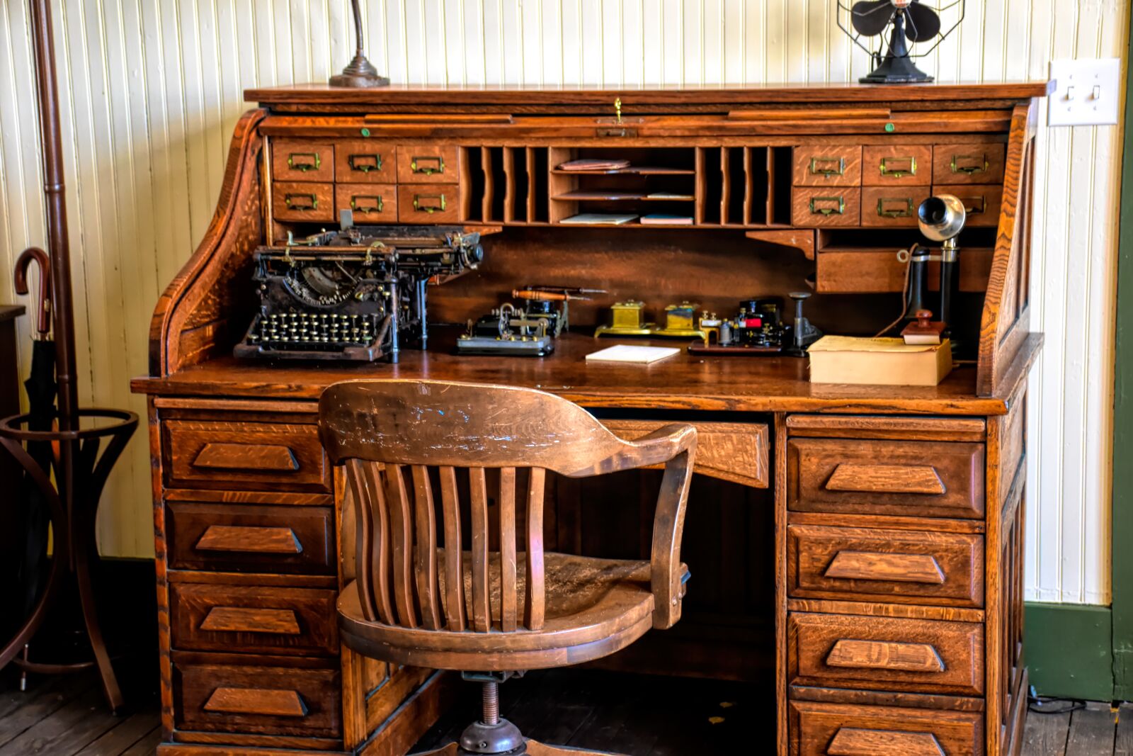 Nikon D5500 sample photo. Vintage office, typewriter, antique photography