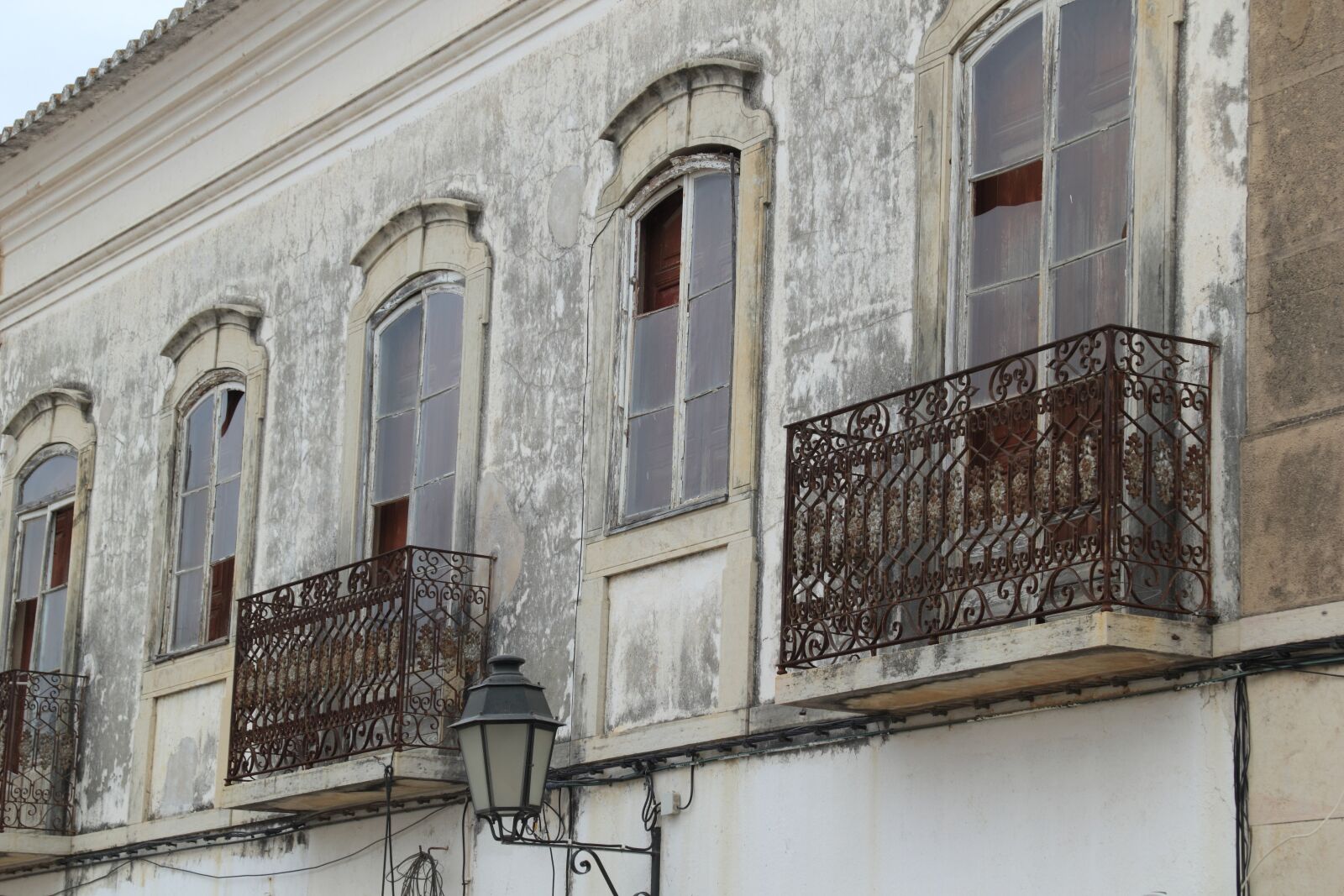 Canon EOS 550D (EOS Rebel T2i / EOS Kiss X4) sample photo. Portugal, faro, buildings photography
