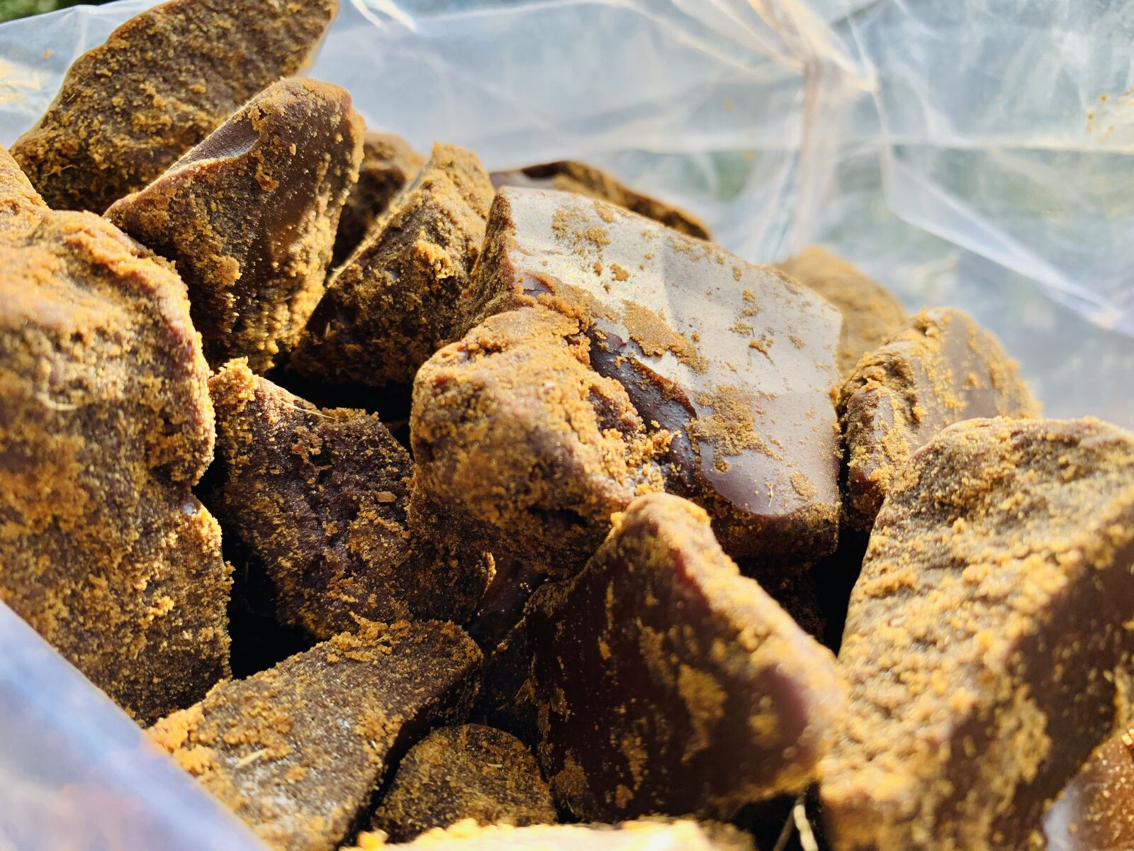 iPhone XR back camera 4.25mm f/1.8 sample photo. Heath day, palm jaggery photography