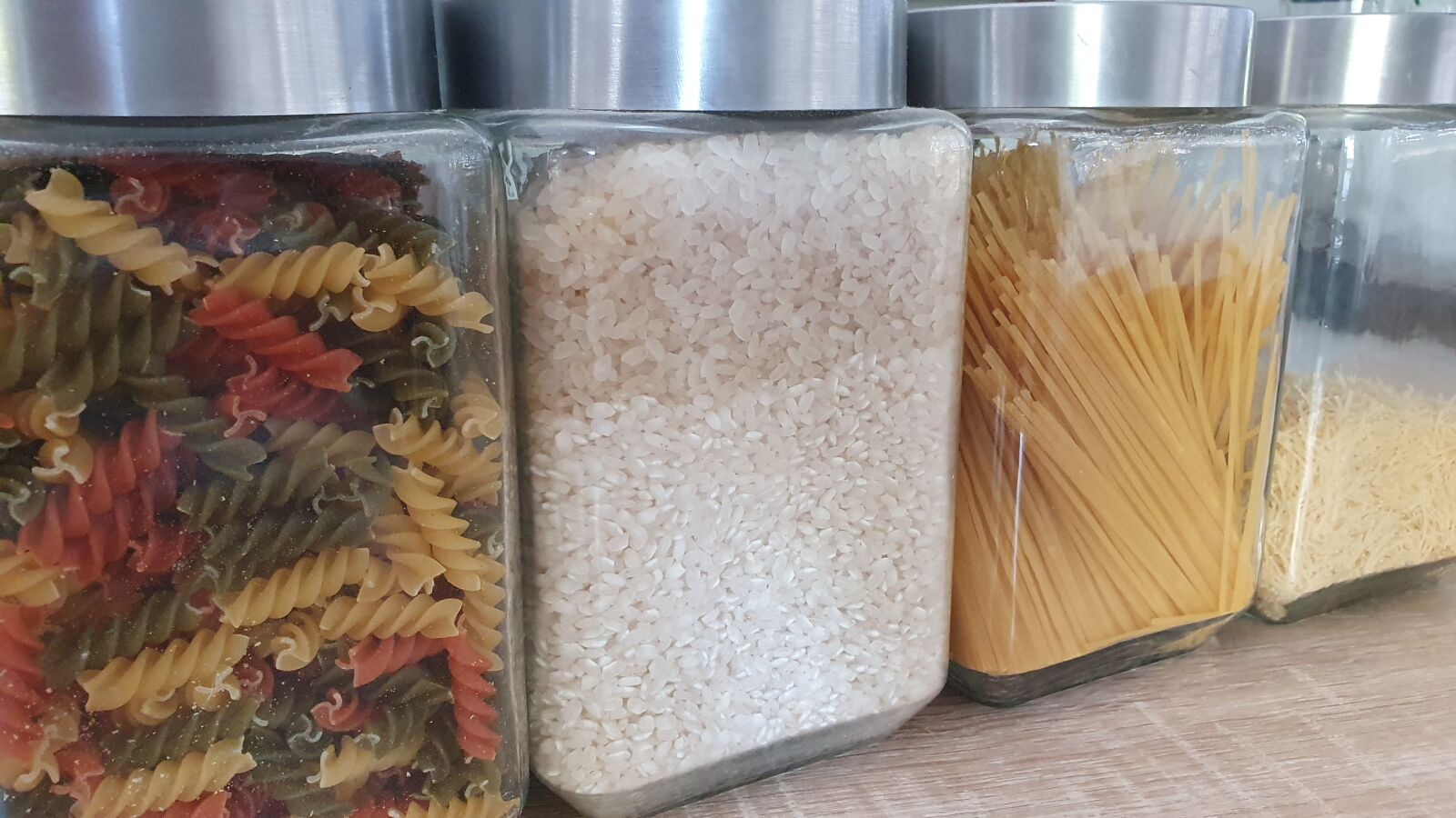 Samsung SM-G973F sample photo. Pasta, boats, cook photography