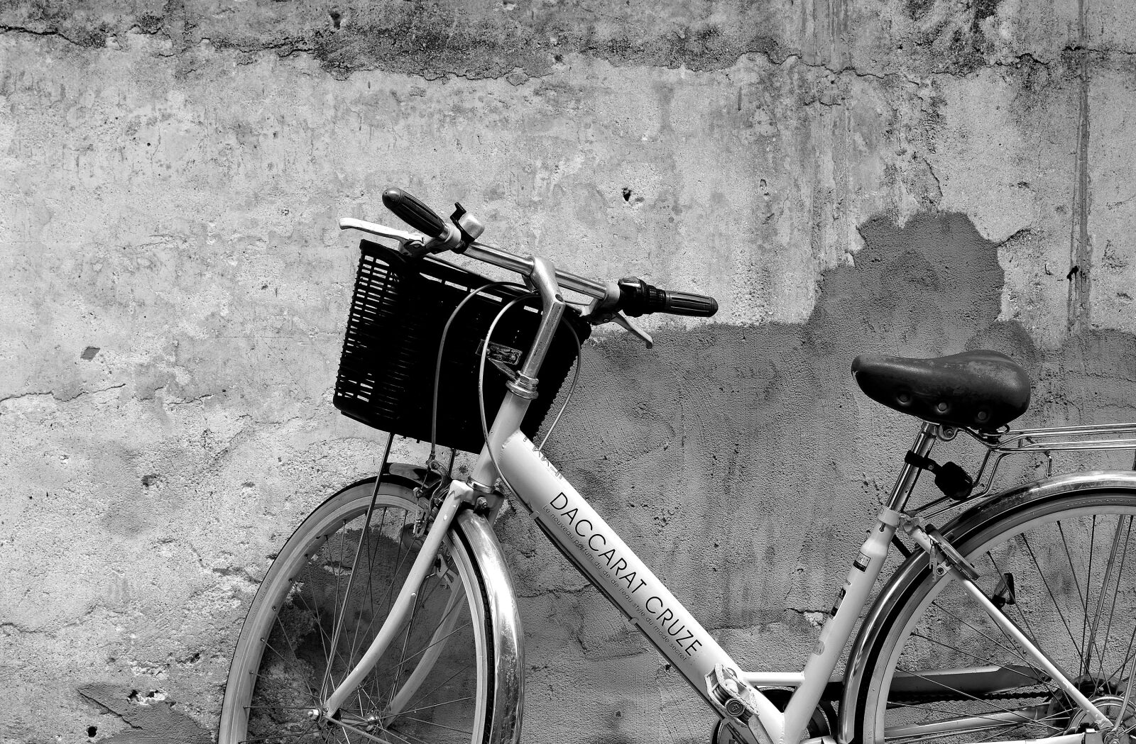 Nikon D5300 sample photo. Black, white, wall photography