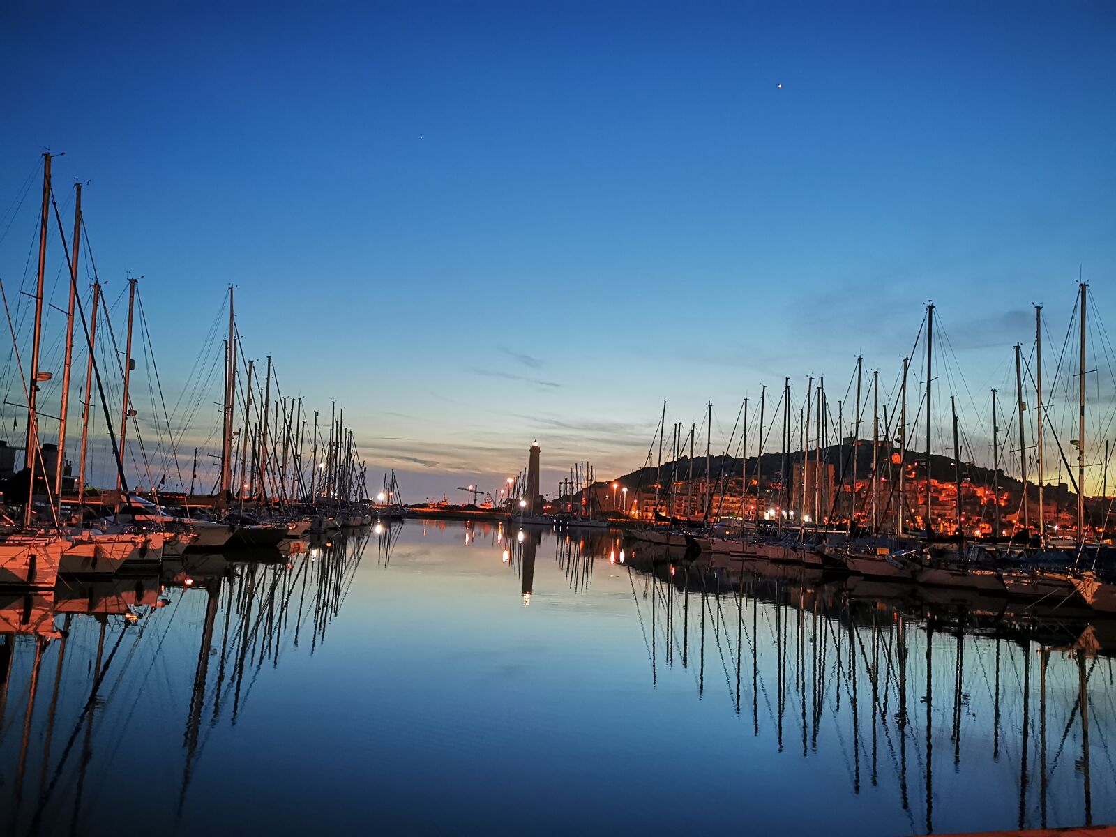 HUAWEI P30 Pro sample photo. Porto, faro, cielo photography