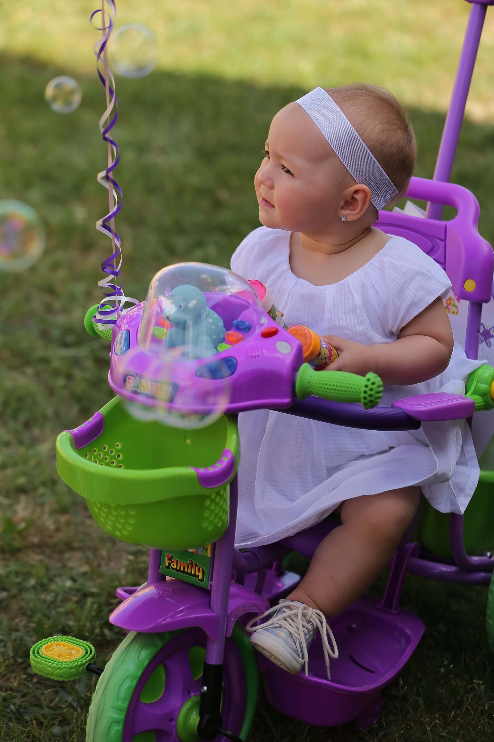 Canon EOS 5D Mark III sample photo. Toddler, baby, adorable, playful photography
